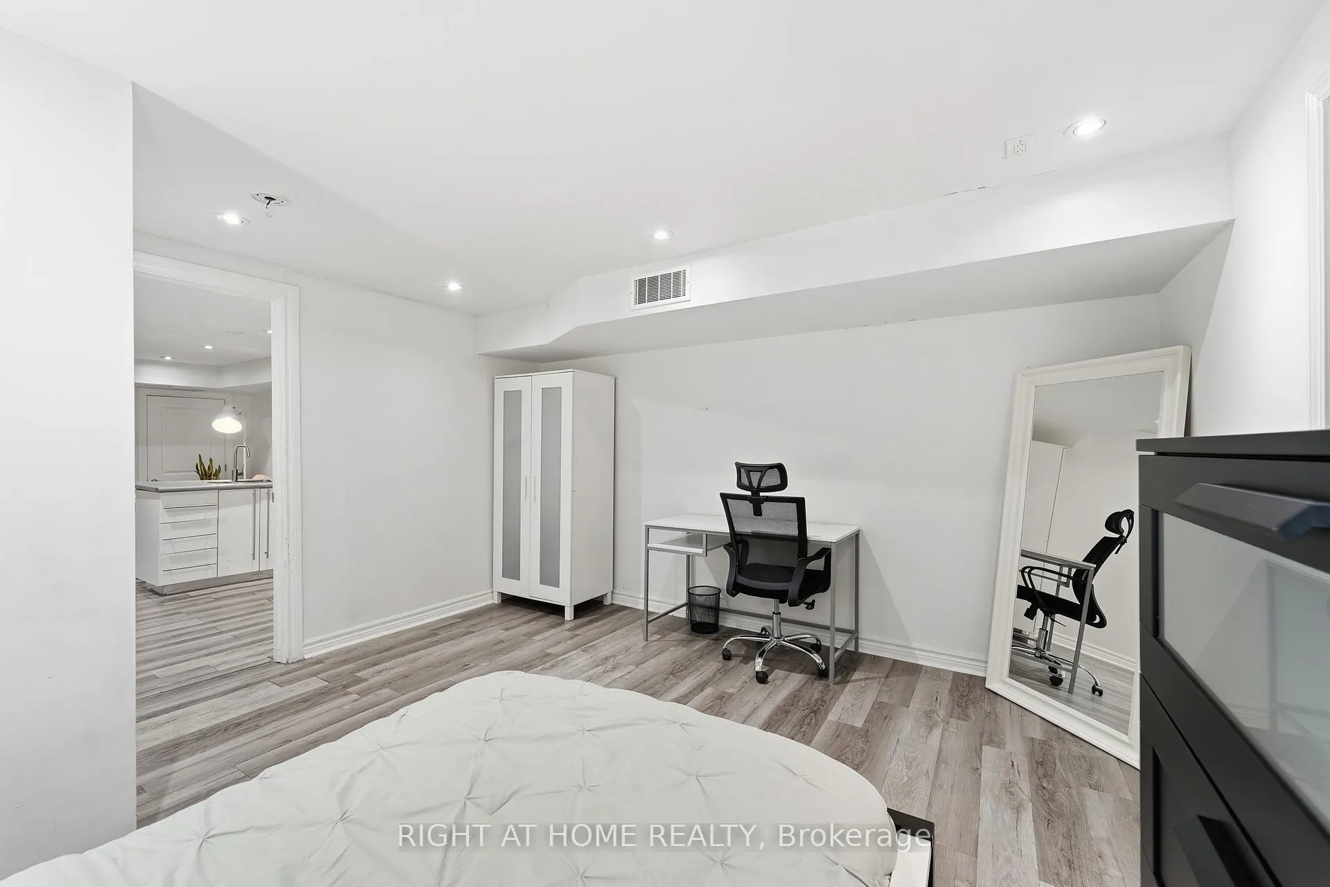 Photo 17 of Unit Lower, 2825 St. Clair Avenue E, Toronto, O'Connor-Parkview — HOMEH