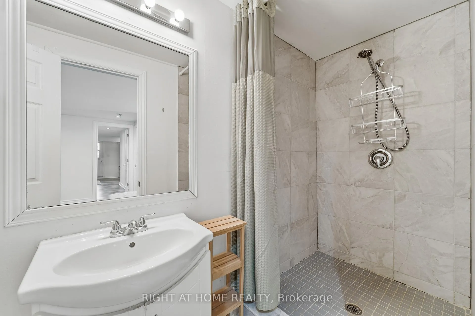 Photo 18 of Unit Lower, 2825 St. Clair Avenue E, Toronto, O'Connor-Parkview — HOMEH