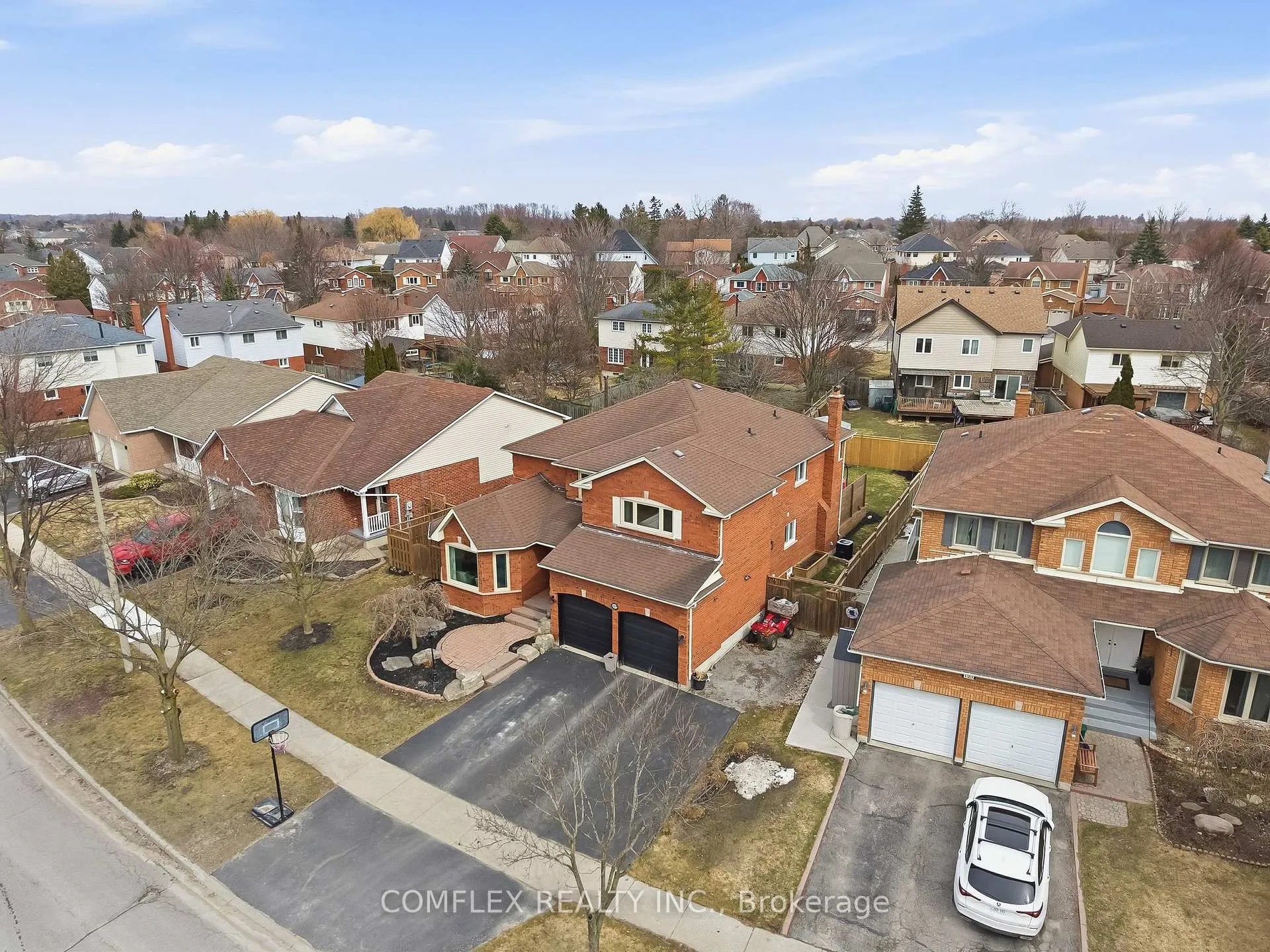 Photo 3 of 119 Robert Adams Drive, Clarington, Courtice — HOMEH