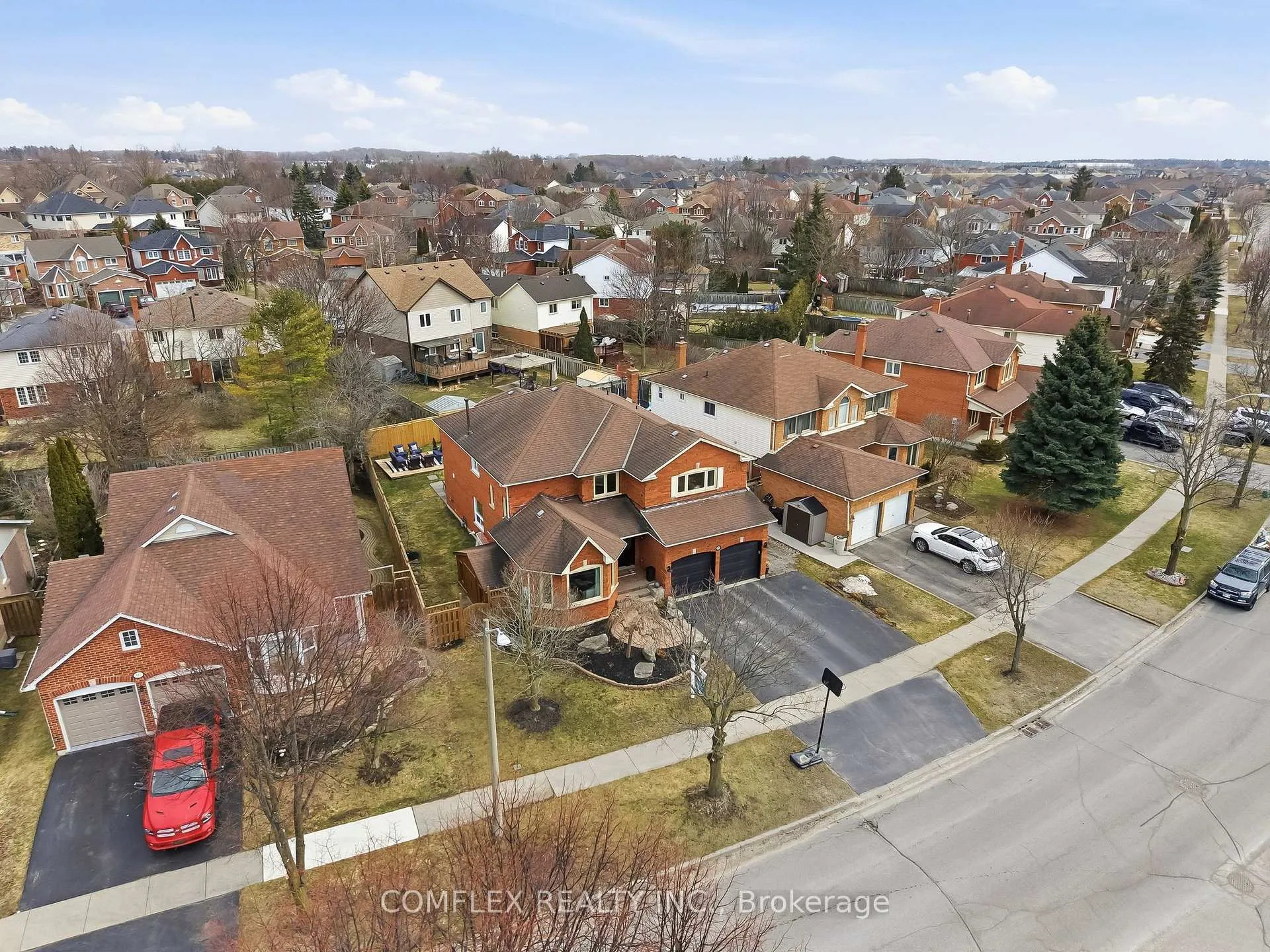 Photo 4 of 119 Robert Adams Drive, Clarington, Courtice — HOMEH