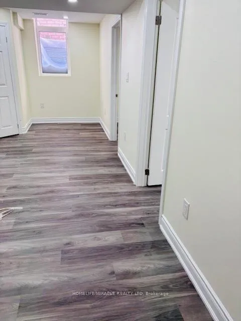 Photo 19 of 418 Royal West Drive, Brampton, Credit Valley — HOMEH