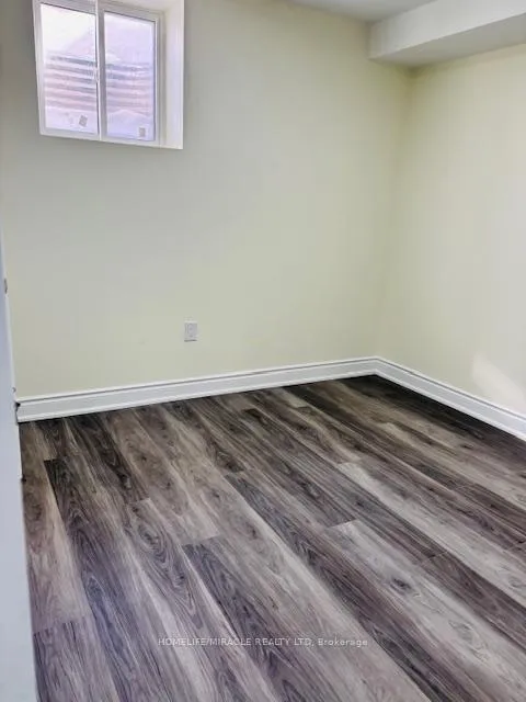 Photo 20 of 418 Royal West Drive, Brampton, Credit Valley — HOMEH