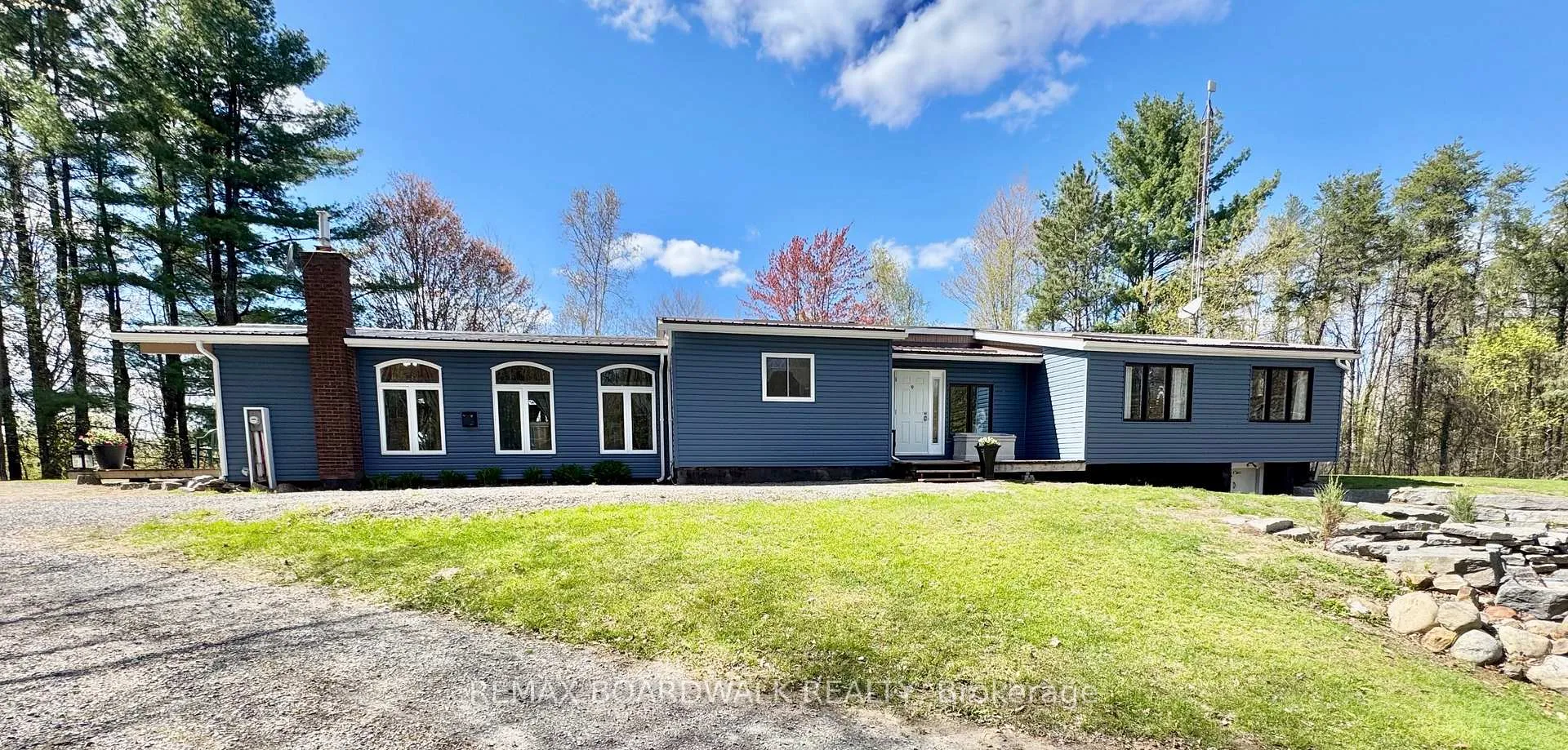 Photo 1 of 9093 County Rd 22, Edwardsburgh/Cardinal, Edwardsburgh/Cardinal Twp — HOMEH