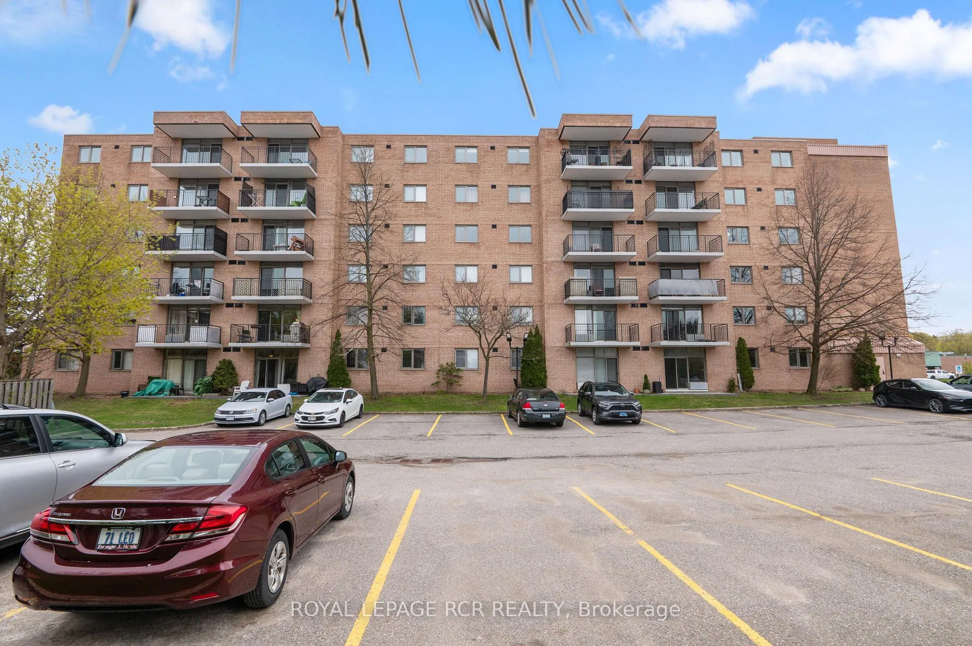 Photo 1 of Unit 51, 16 Fourth Street, Orangeville — HOMEH