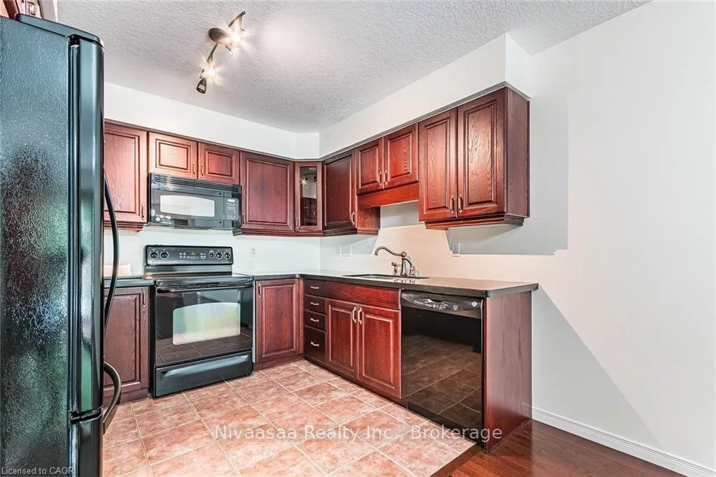 Photo 11 of 110 Activa Avenue, Waterloo — HOMEH