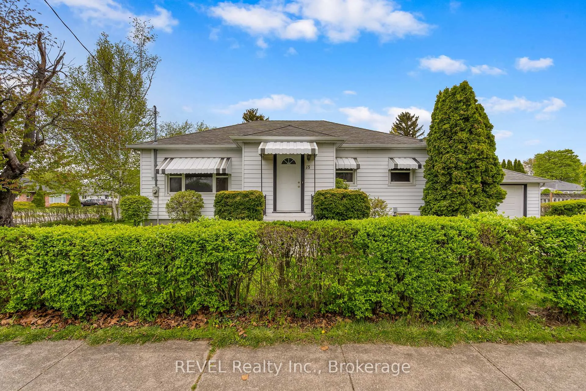 Photo 2 of 18 Nickerson Avenue, St. Catharines, Vine/Linwell — HOMEH