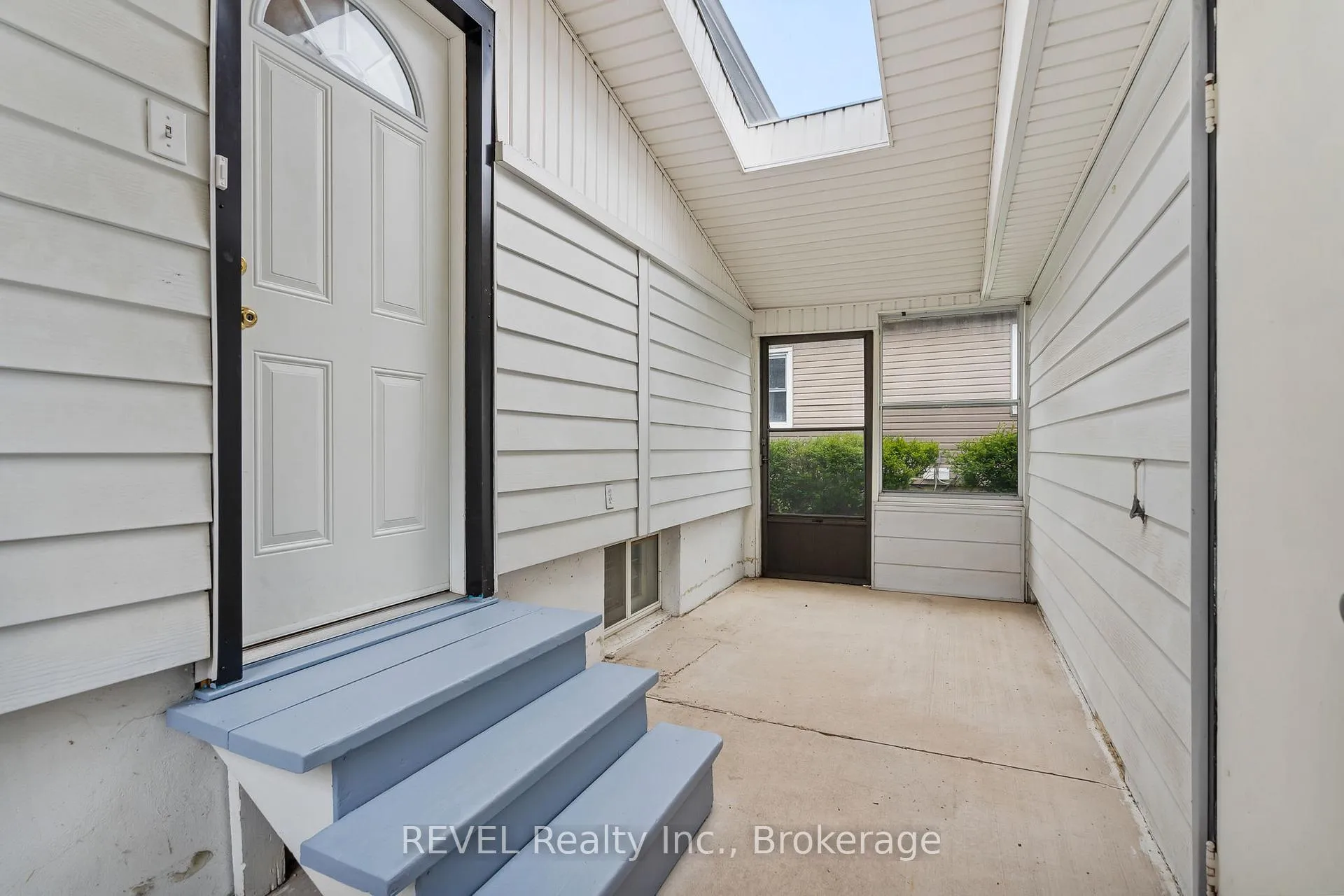 Photo 26 of 18 Nickerson Avenue, St. Catharines, Vine/Linwell — HOMEH