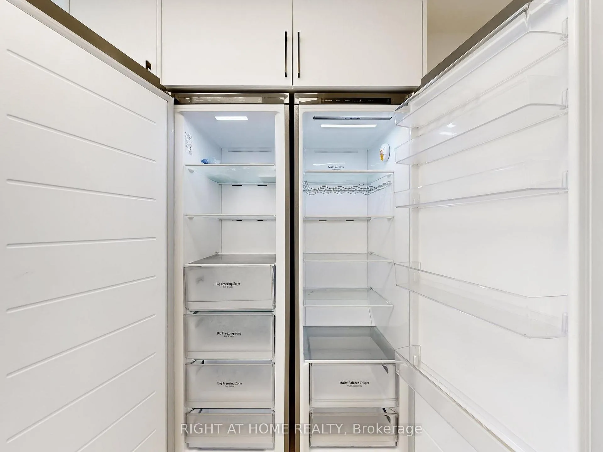 Photo 15 of Unit 402, 1 Clark Avenue W, Vaughan, Crestwood-Springfarm-Yorkhill — HOMEH