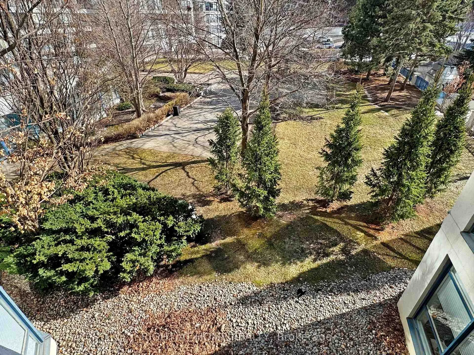 Photo 34 of Unit 402, 1 Clark Avenue W, Vaughan, Crestwood-Springfarm-Yorkhill — HOMEH