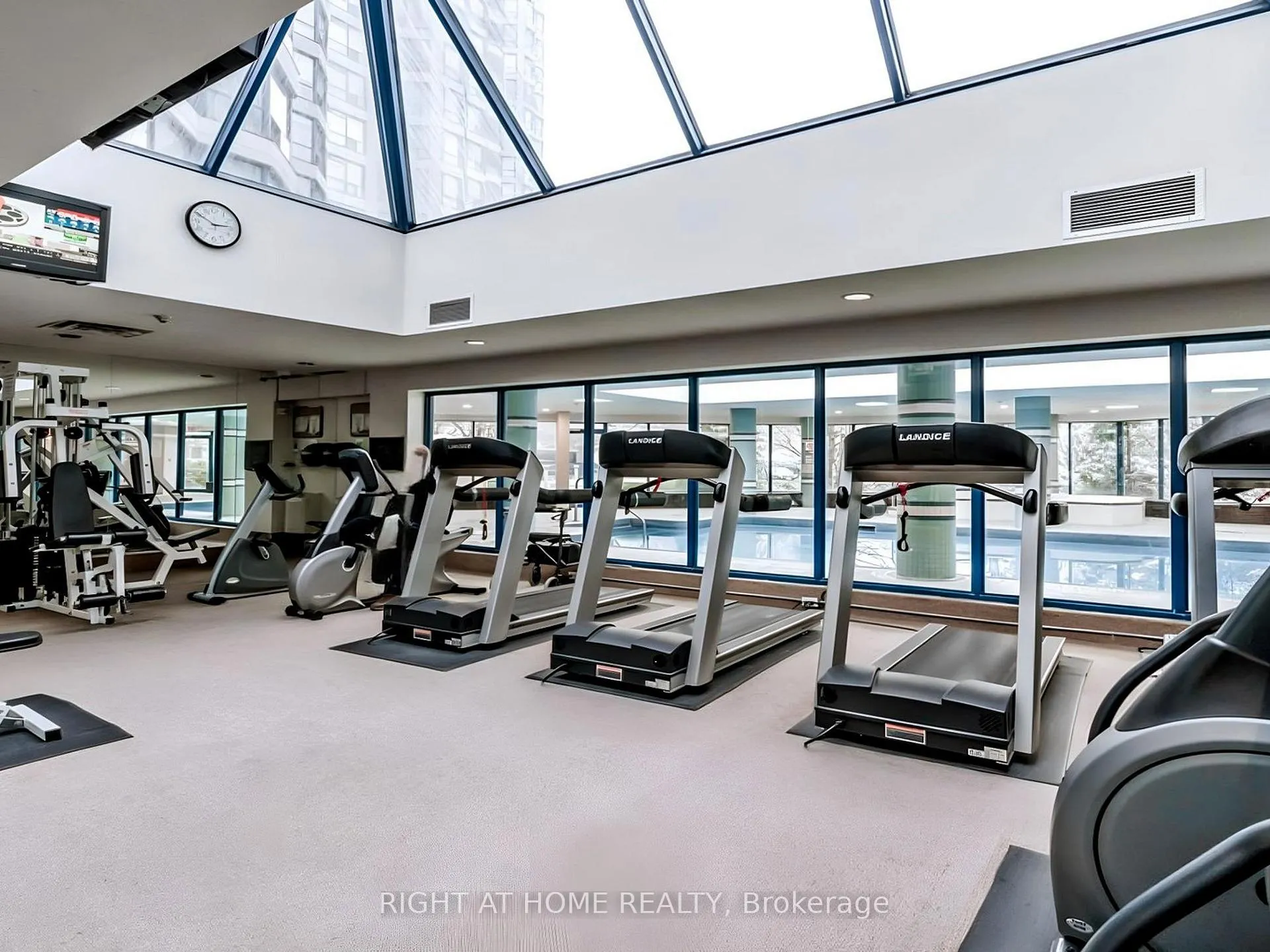 Photo 37 of Unit 402, 1 Clark Avenue W, Vaughan, Crestwood-Springfarm-Yorkhill — HOMEH