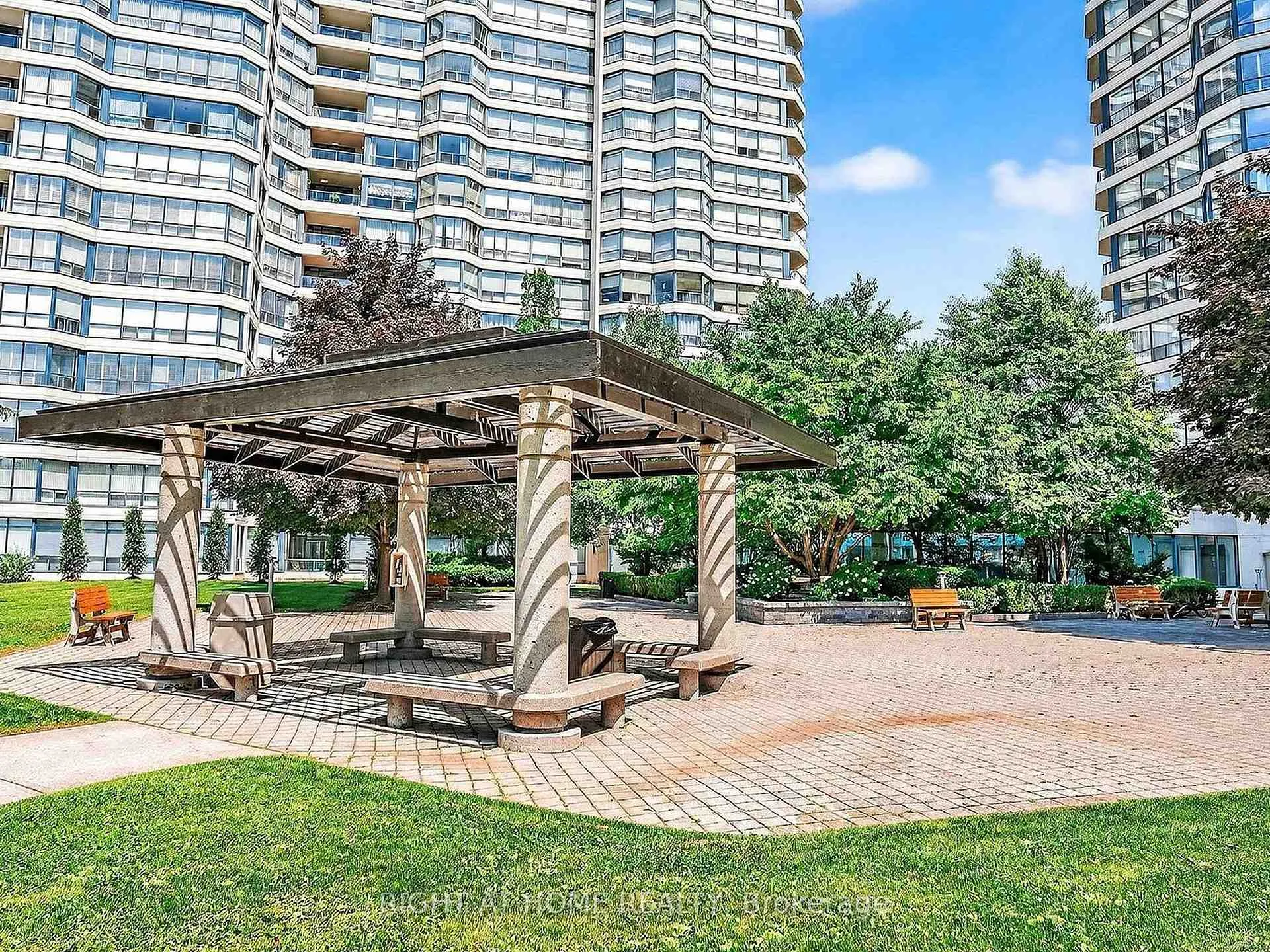 Photo 44 of Unit 402, 1 Clark Avenue W, Vaughan, Crestwood-Springfarm-Yorkhill — HOMEH
