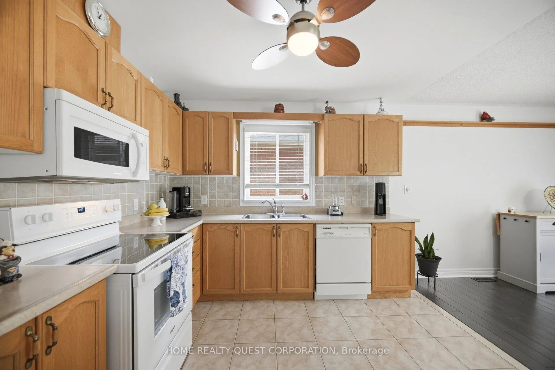 Photo 7 of 346 Centennial Forest Drive, Milton, Timberlea — HOMEH