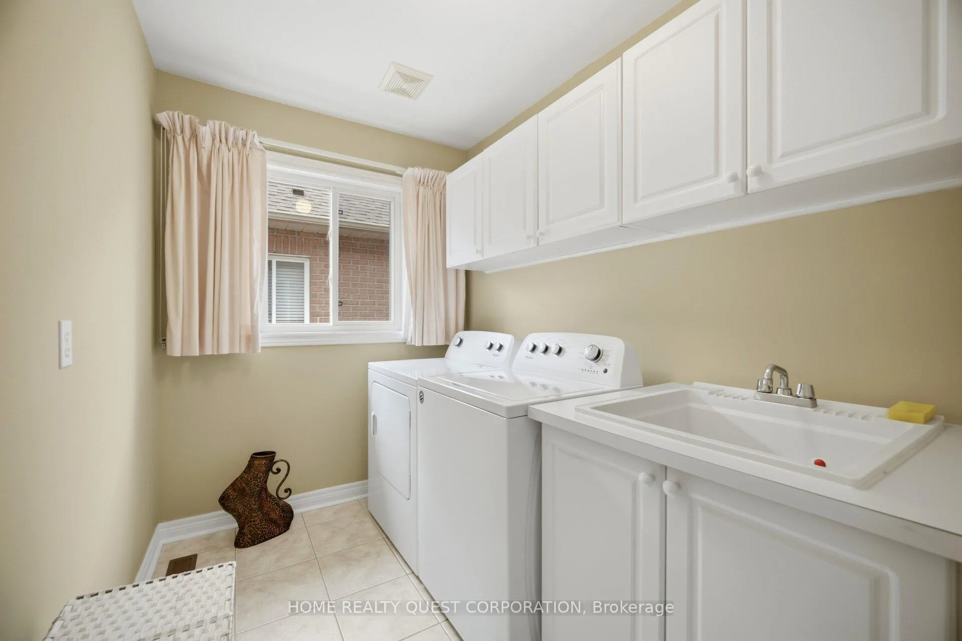 Photo 18 of 346 Centennial Forest Drive, Milton, Timberlea — HOMEH
