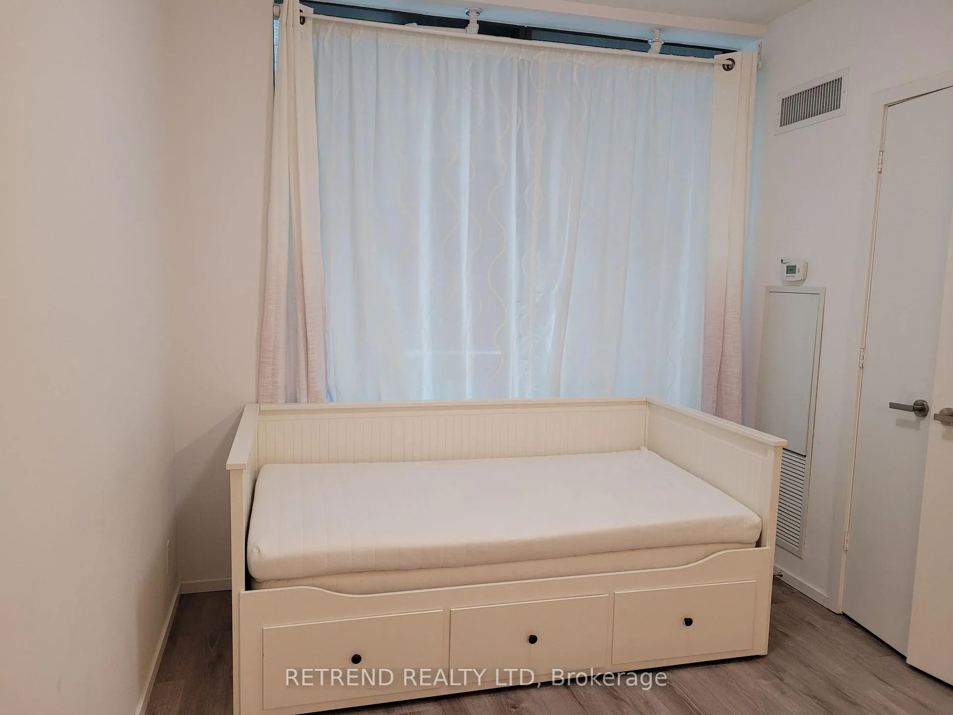 Photo 3 of Unit 204, 5 St. Joseph Street, Toronto, Bay Street Corridor — HOMEH
