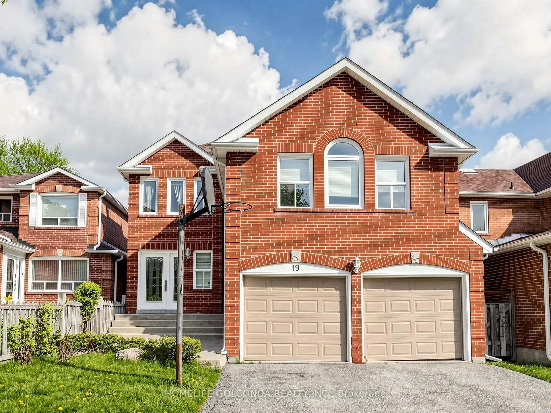 Photo 1 of 19 Thornbury Circle, Vaughan, Crestwood-Springfarm-Yorkhill — HOMEH