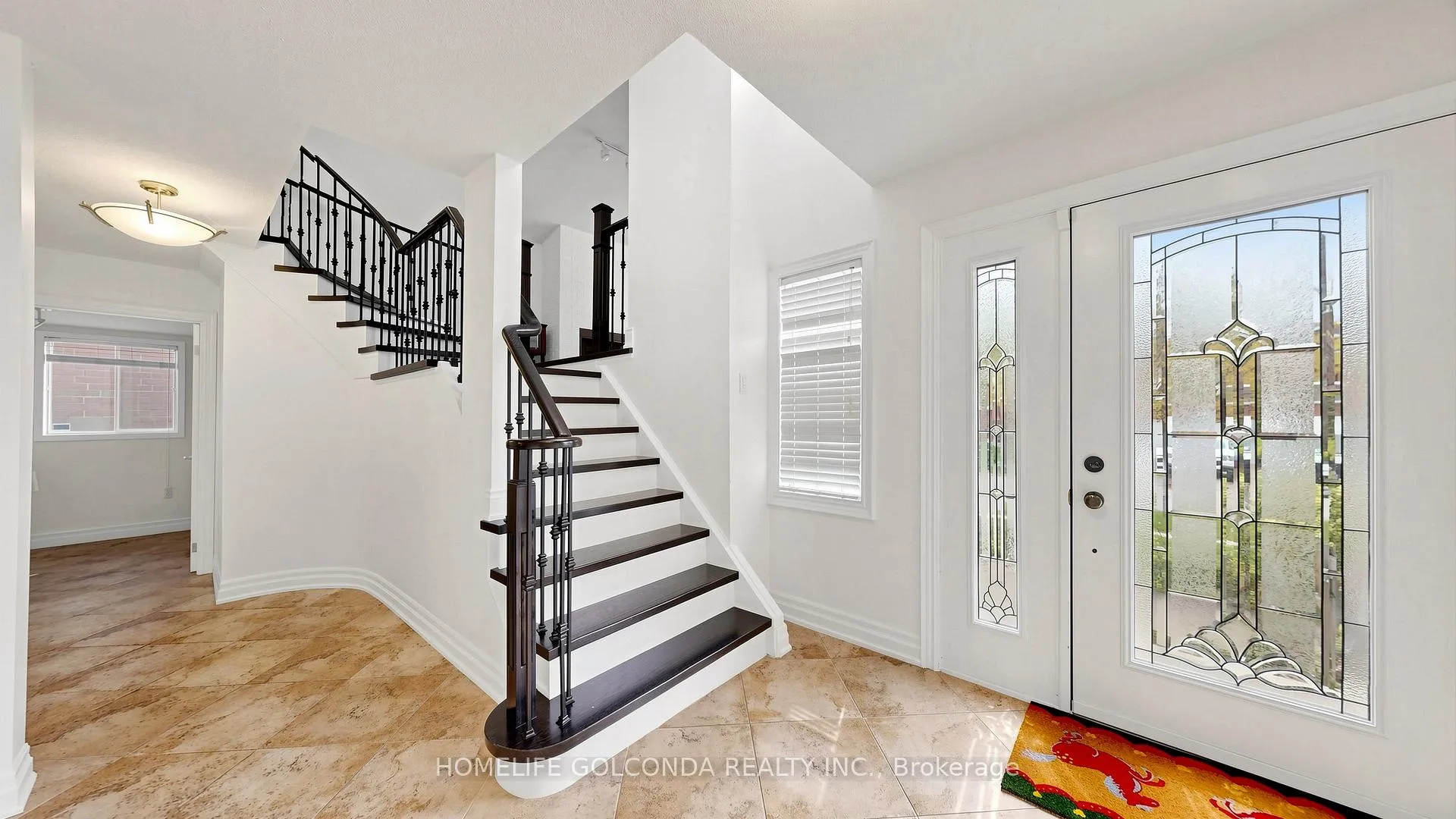 Photo 5 of 19 Thornbury Circle, Vaughan, Crestwood-Springfarm-Yorkhill — HOMEH
