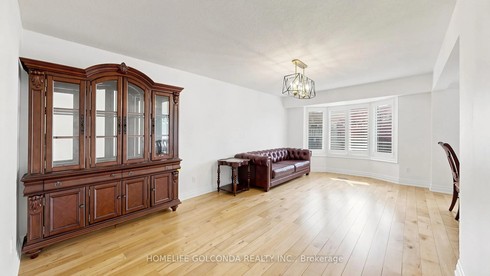 Photo 6 of 19 Thornbury Circle, Vaughan, Crestwood-Springfarm-Yorkhill — HOMEH
