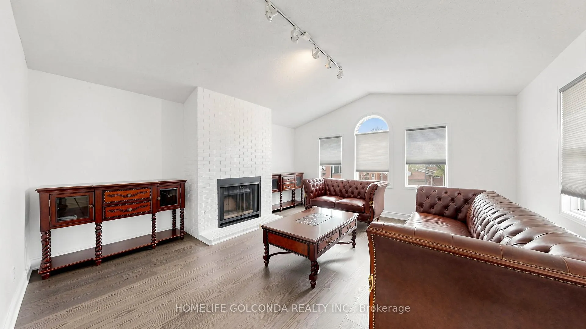 Photo 14 of 19 Thornbury Circle, Vaughan, Crestwood-Springfarm-Yorkhill — HOMEH