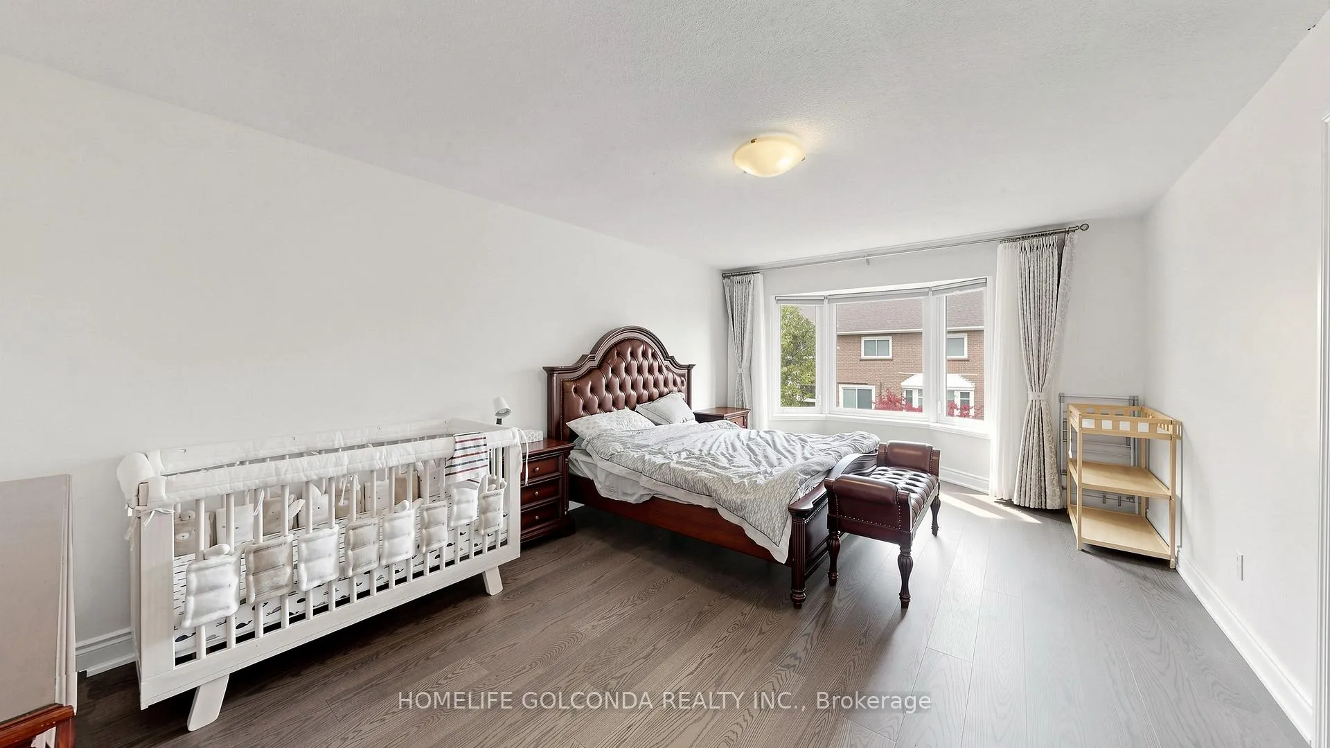 Photo 17 of 19 Thornbury Circle, Vaughan, Crestwood-Springfarm-Yorkhill — HOMEH