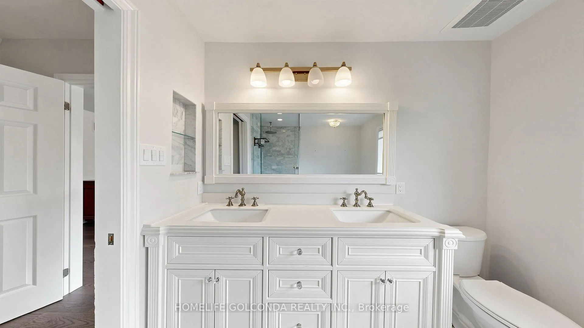 Photo 20 of 19 Thornbury Circle, Vaughan, Crestwood-Springfarm-Yorkhill — HOMEH