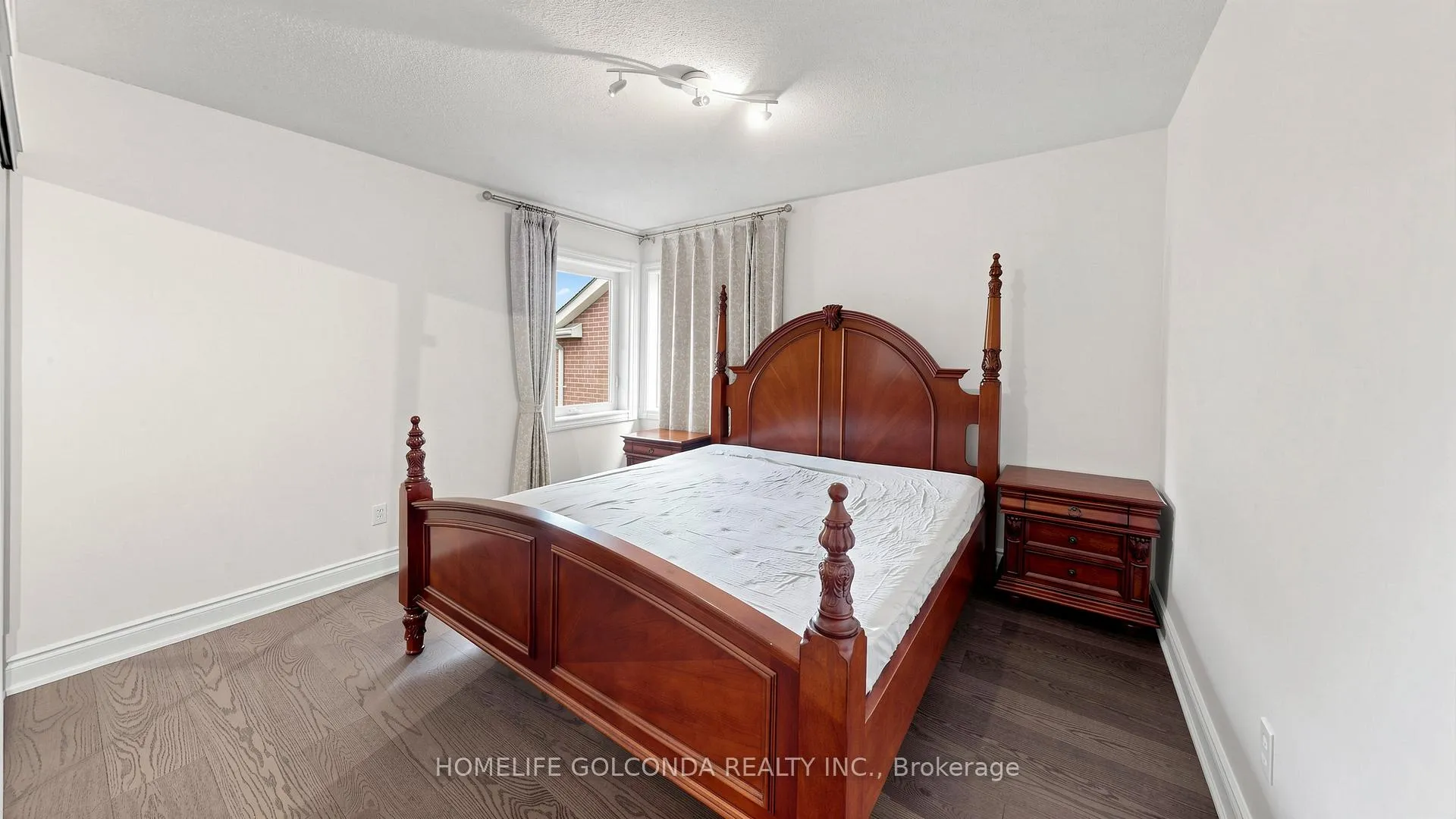 Photo 23 of 19 Thornbury Circle, Vaughan, Crestwood-Springfarm-Yorkhill — HOMEH