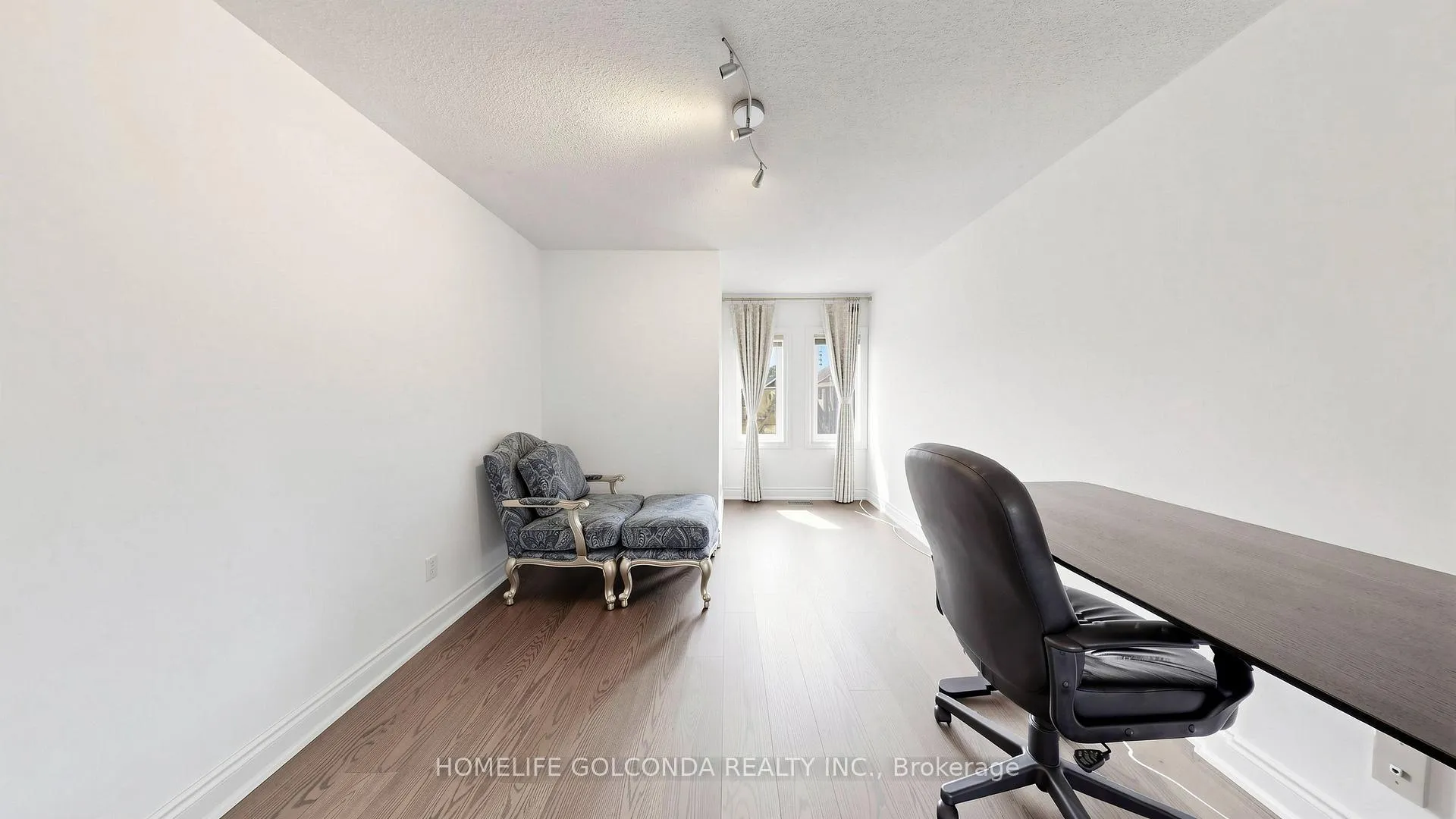 Photo 26 of 19 Thornbury Circle, Vaughan, Crestwood-Springfarm-Yorkhill — HOMEH