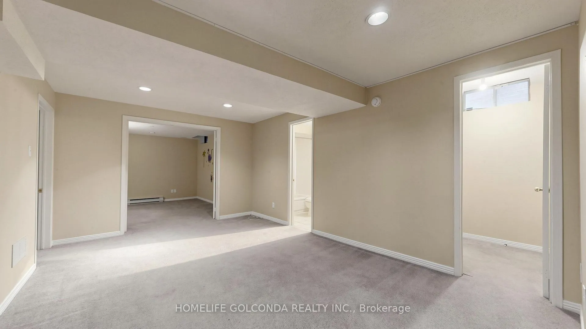 Photo 30 of 19 Thornbury Circle, Vaughan, Crestwood-Springfarm-Yorkhill — HOMEH