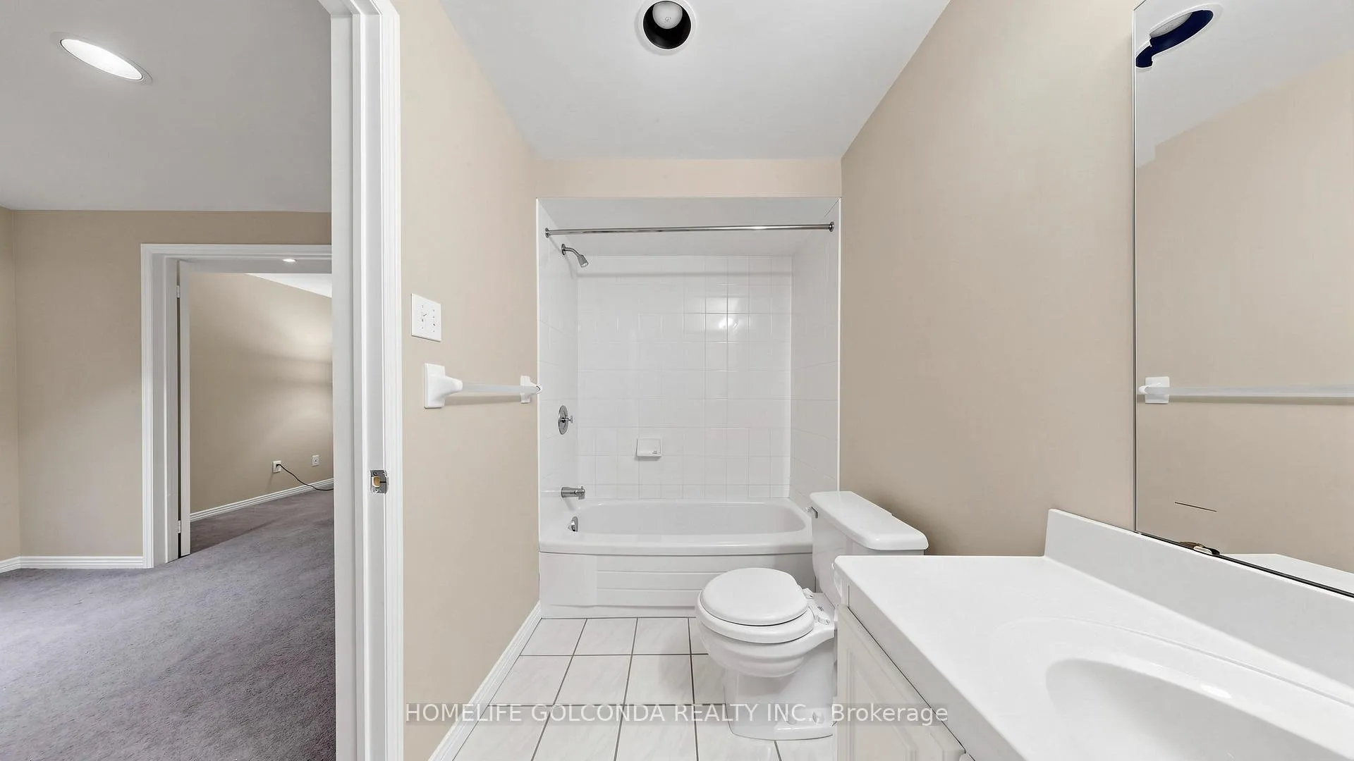 Photo 34 of 19 Thornbury Circle, Vaughan, Crestwood-Springfarm-Yorkhill — HOMEH