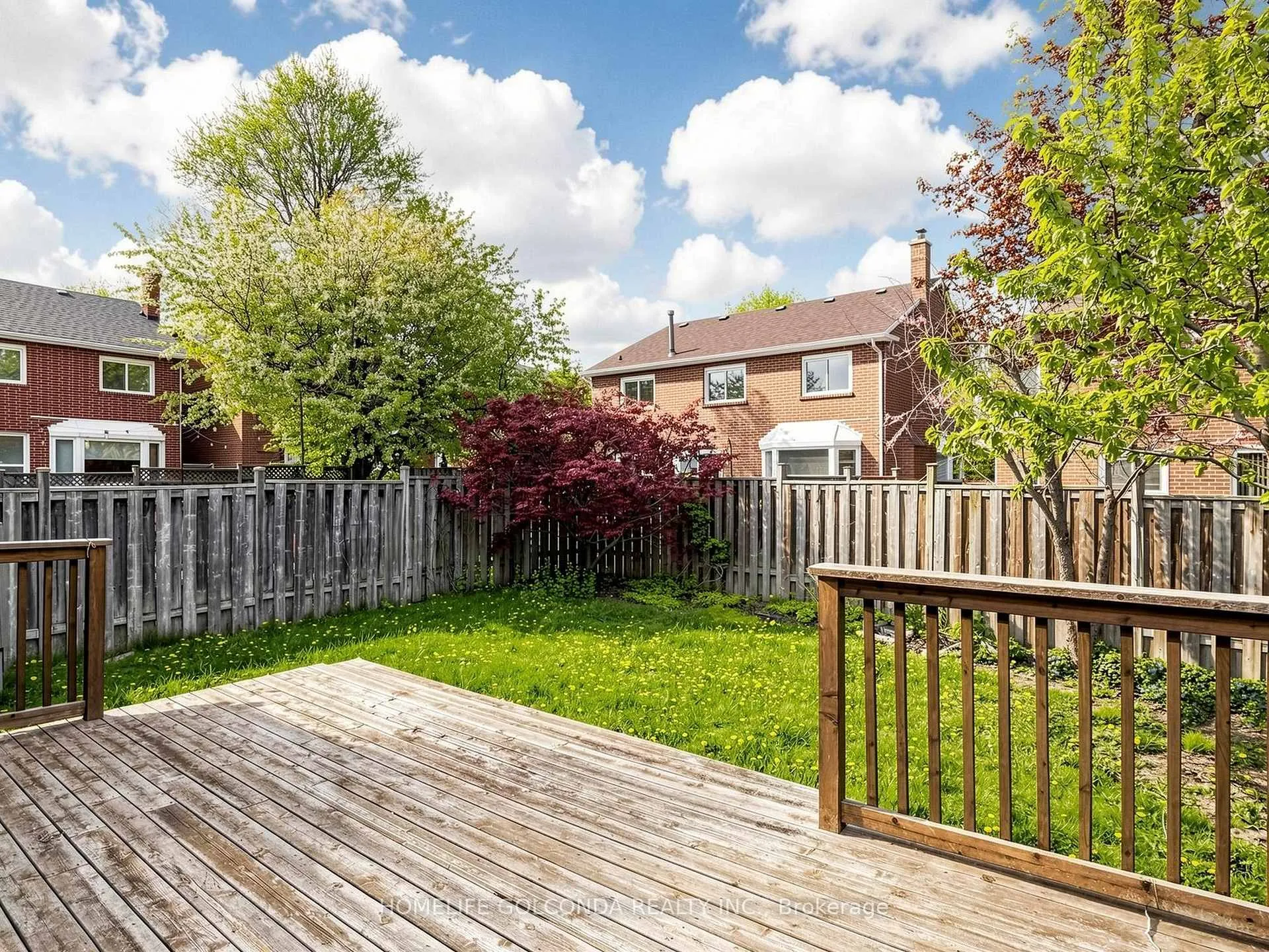 Photo 37 of 19 Thornbury Circle, Vaughan, Crestwood-Springfarm-Yorkhill — HOMEH