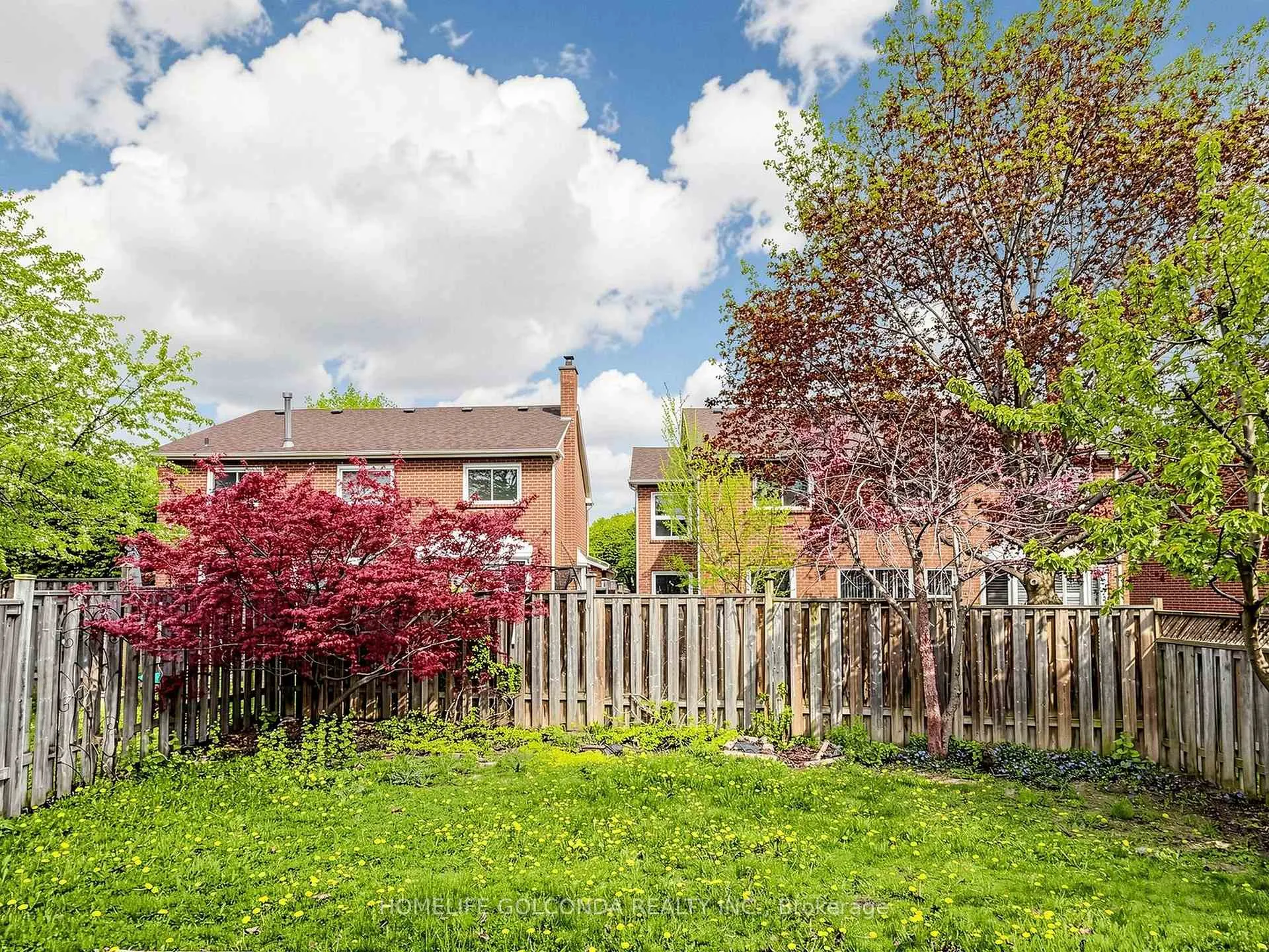 Photo 38 of 19 Thornbury Circle, Vaughan, Crestwood-Springfarm-Yorkhill — HOMEH