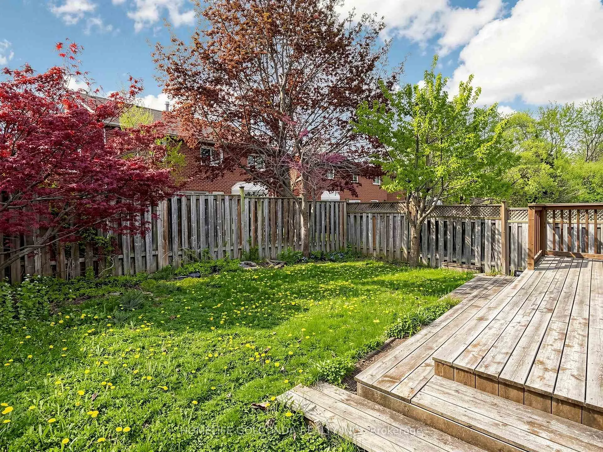 Photo 39 of 19 Thornbury Circle, Vaughan, Crestwood-Springfarm-Yorkhill — HOMEH