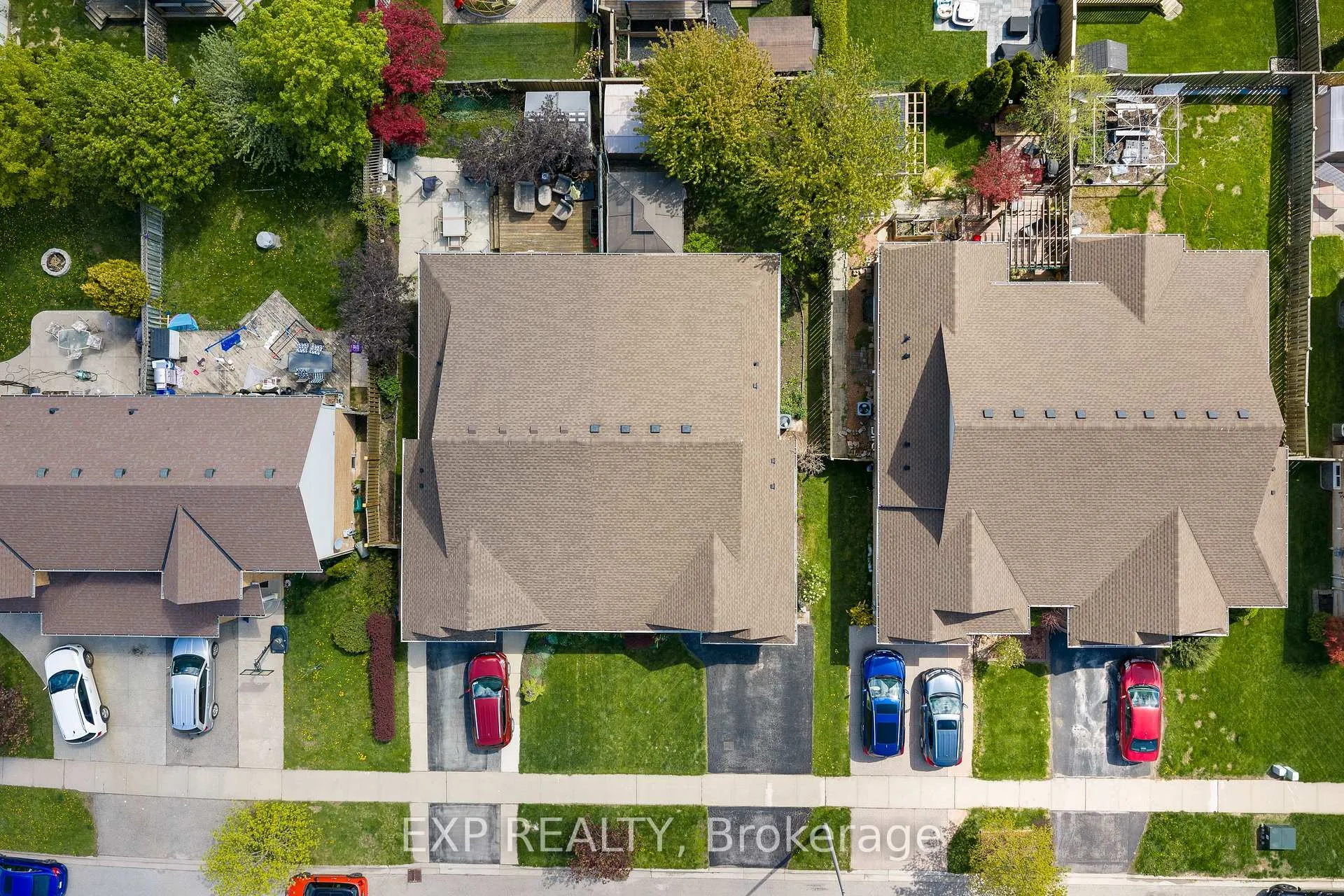 Photo 2 of 4324 Beverley Crescent, Lincoln, Beamsville — HOMEH