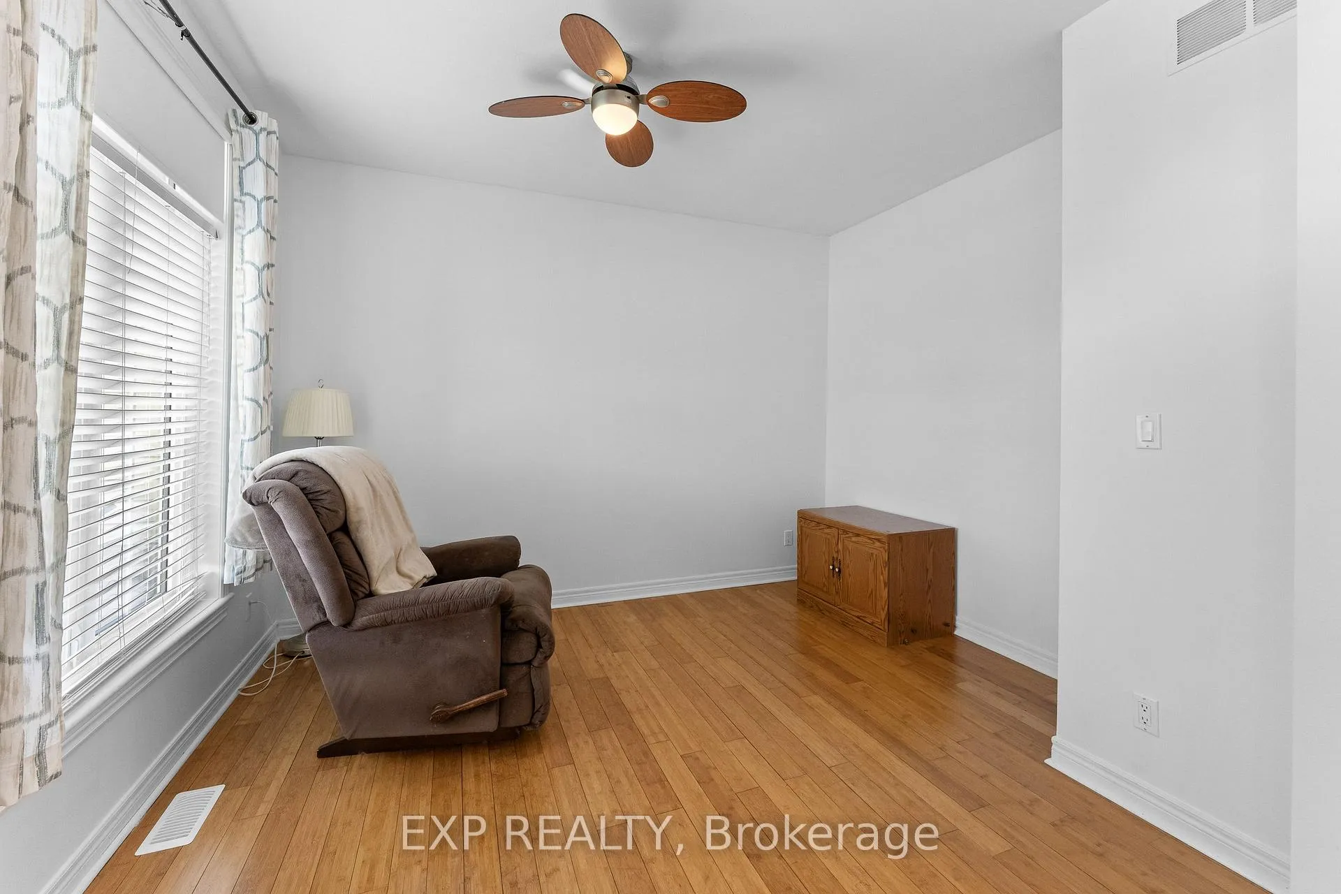 Photo 9 of 4324 Beverley Crescent, Lincoln, Beamsville — HOMEH