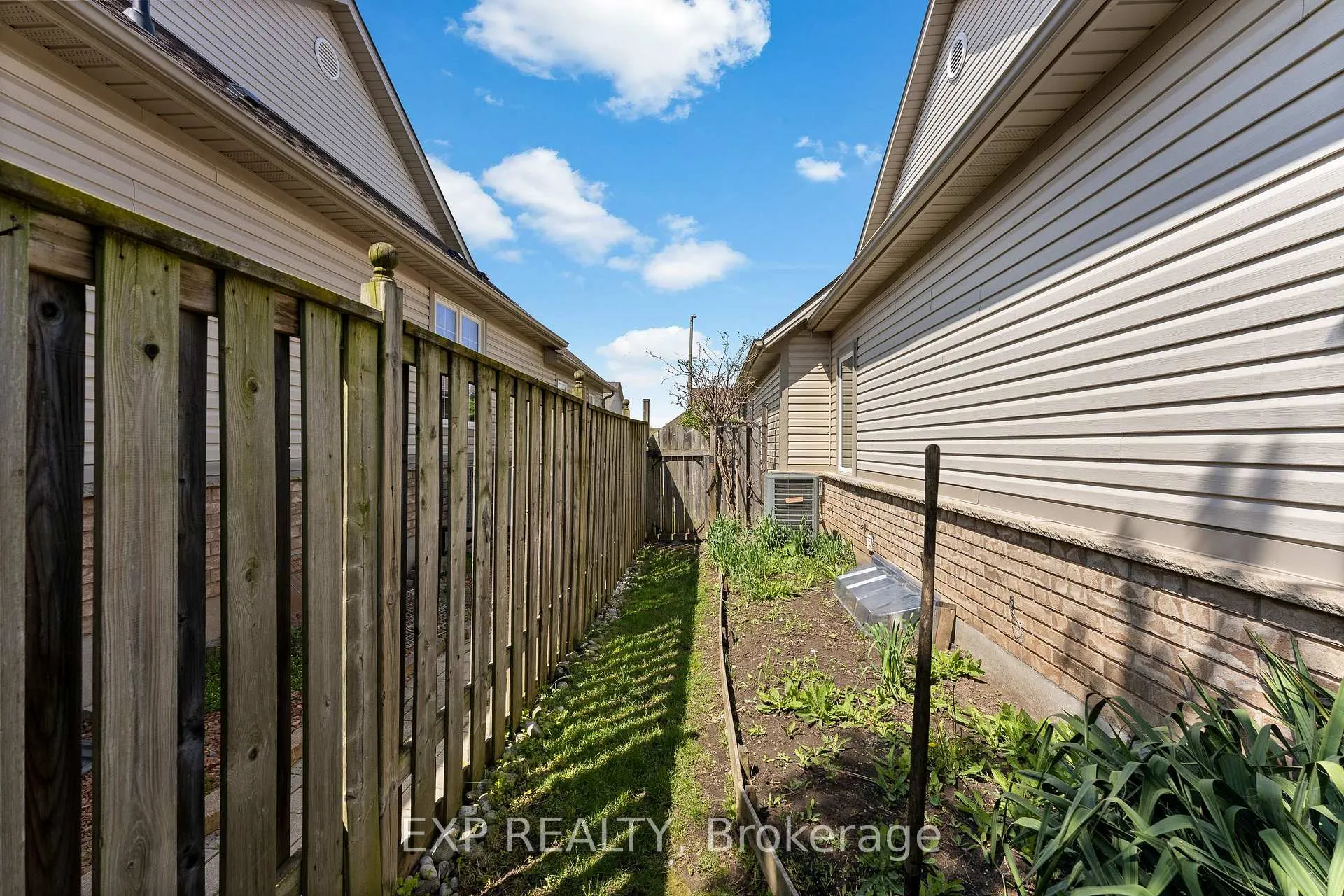 Photo 31 of 4324 Beverley Crescent, Lincoln, Beamsville — HOMEH