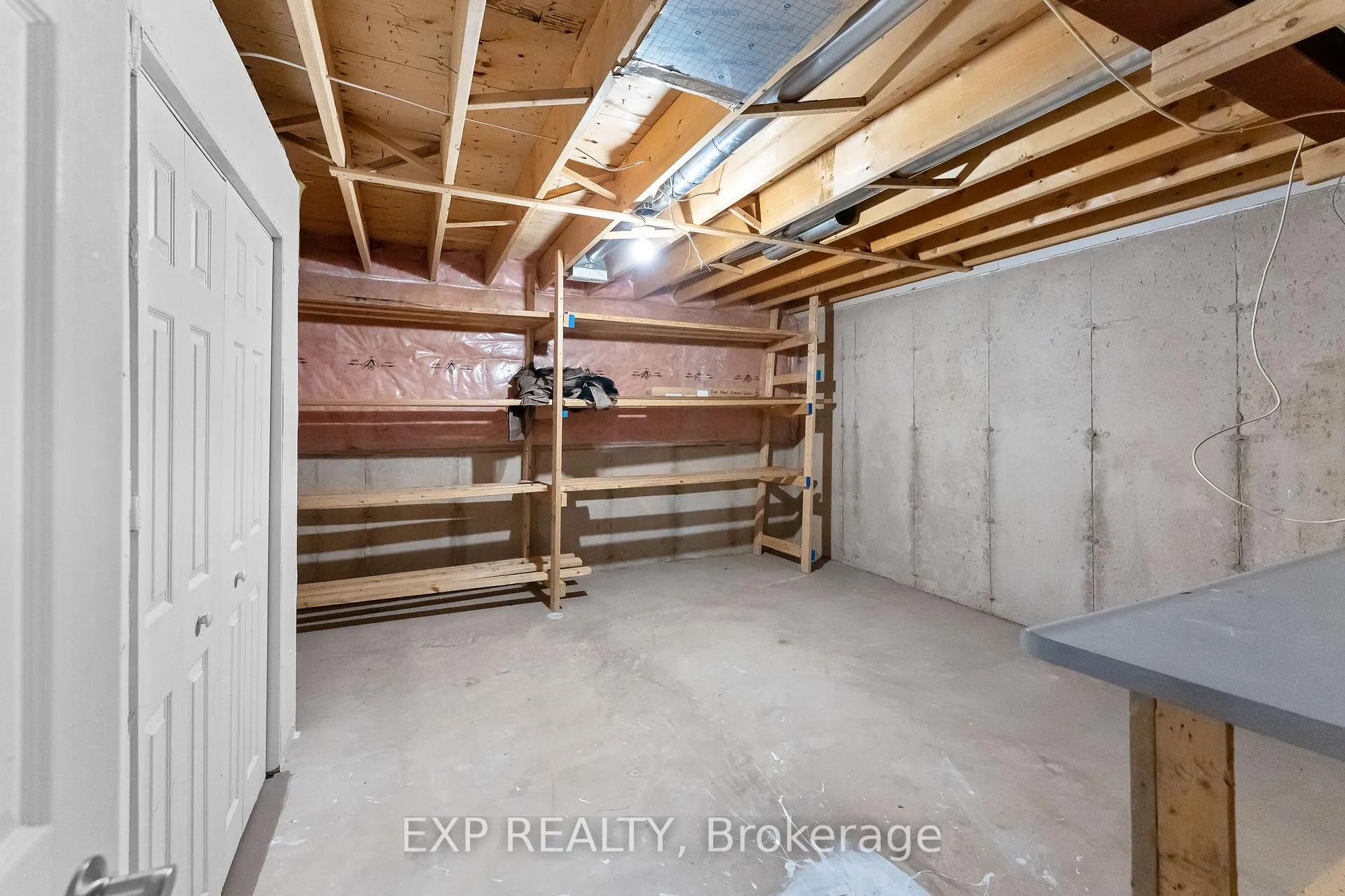 Photo 34 of 4324 Beverley Crescent, Lincoln, Beamsville — HOMEH