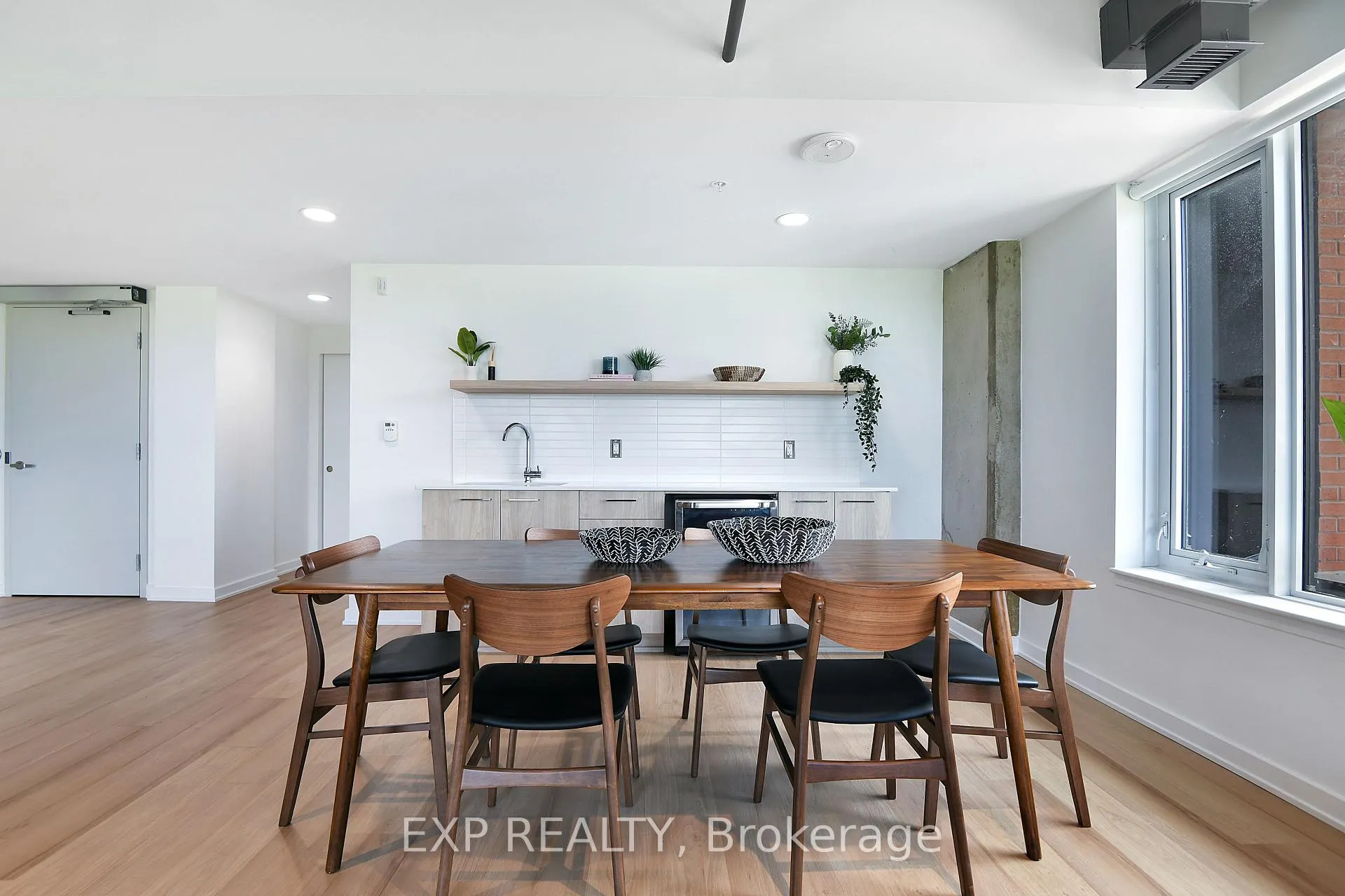 Photo 9 of Unit 402, 36 Robinson Avenue, Ottawa, Sandy Hill — HOMEH