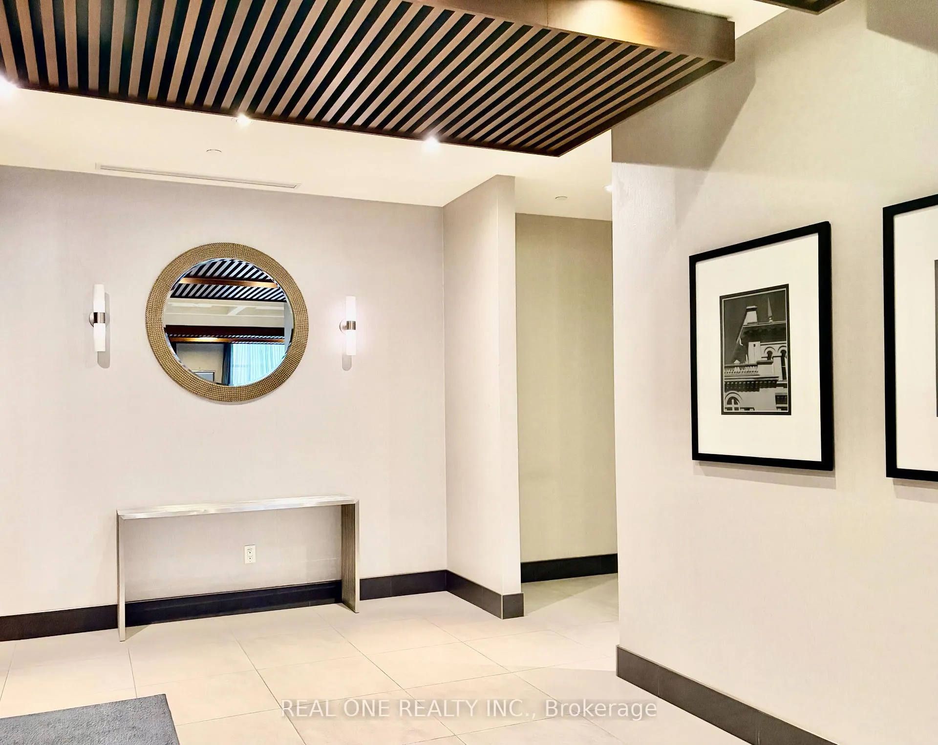 Photo 6 of Unit 808, 150 Main Street, Hamilton, Central — HOMEH
