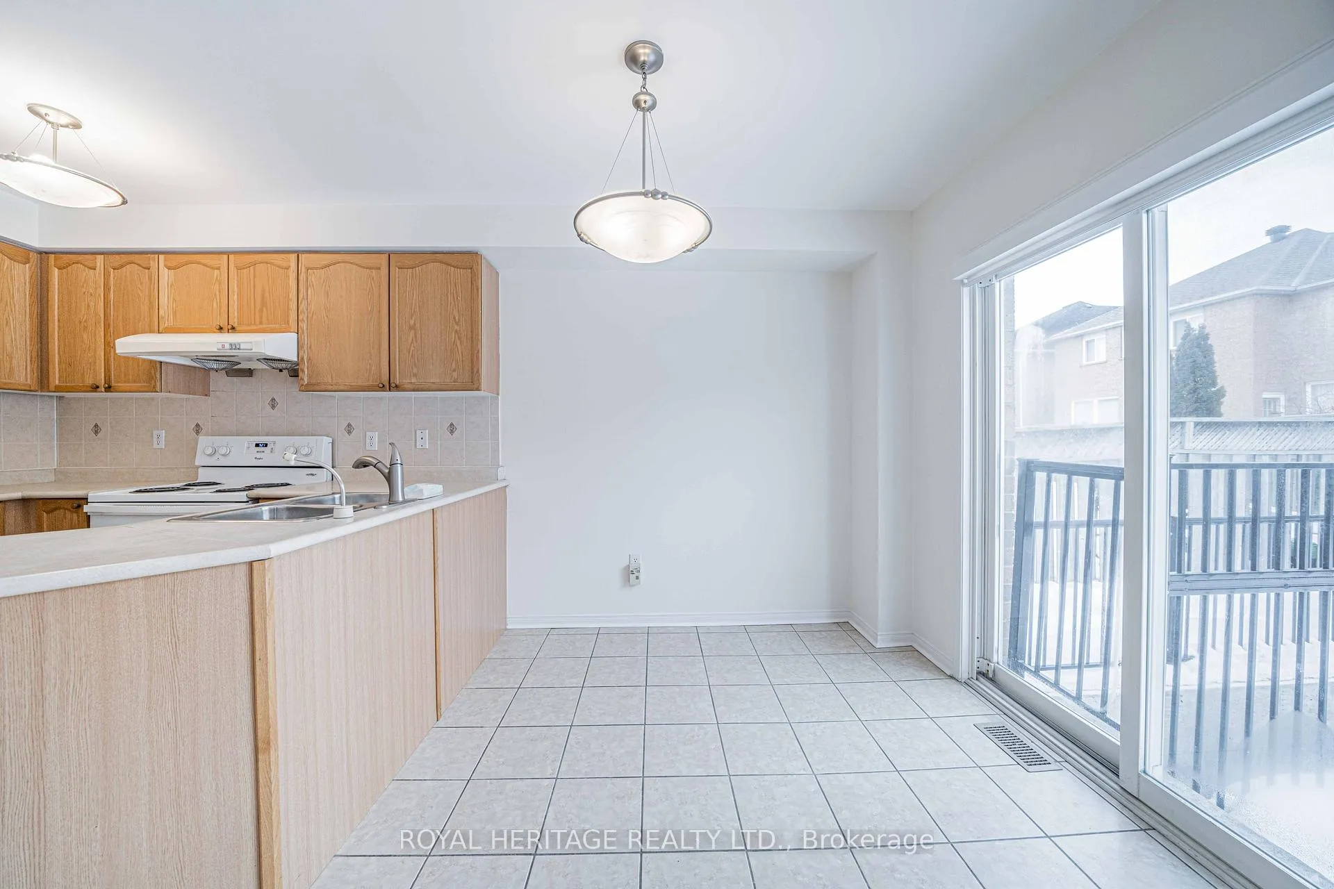 Photo 2 of 344 Castlemore Avenue, Markham, Berczy — HOMEH