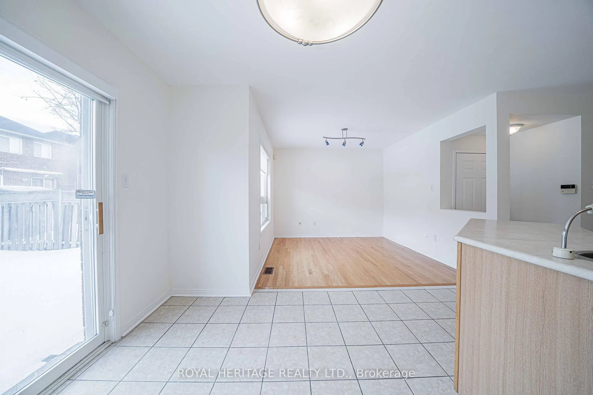 Photo 7 of 344 Castlemore Avenue, Markham, Berczy — HOMEH