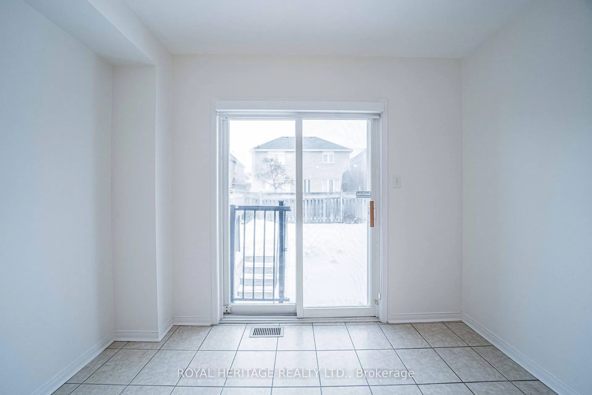 Photo 8 of 344 Castlemore Avenue, Markham, Berczy — HOMEH