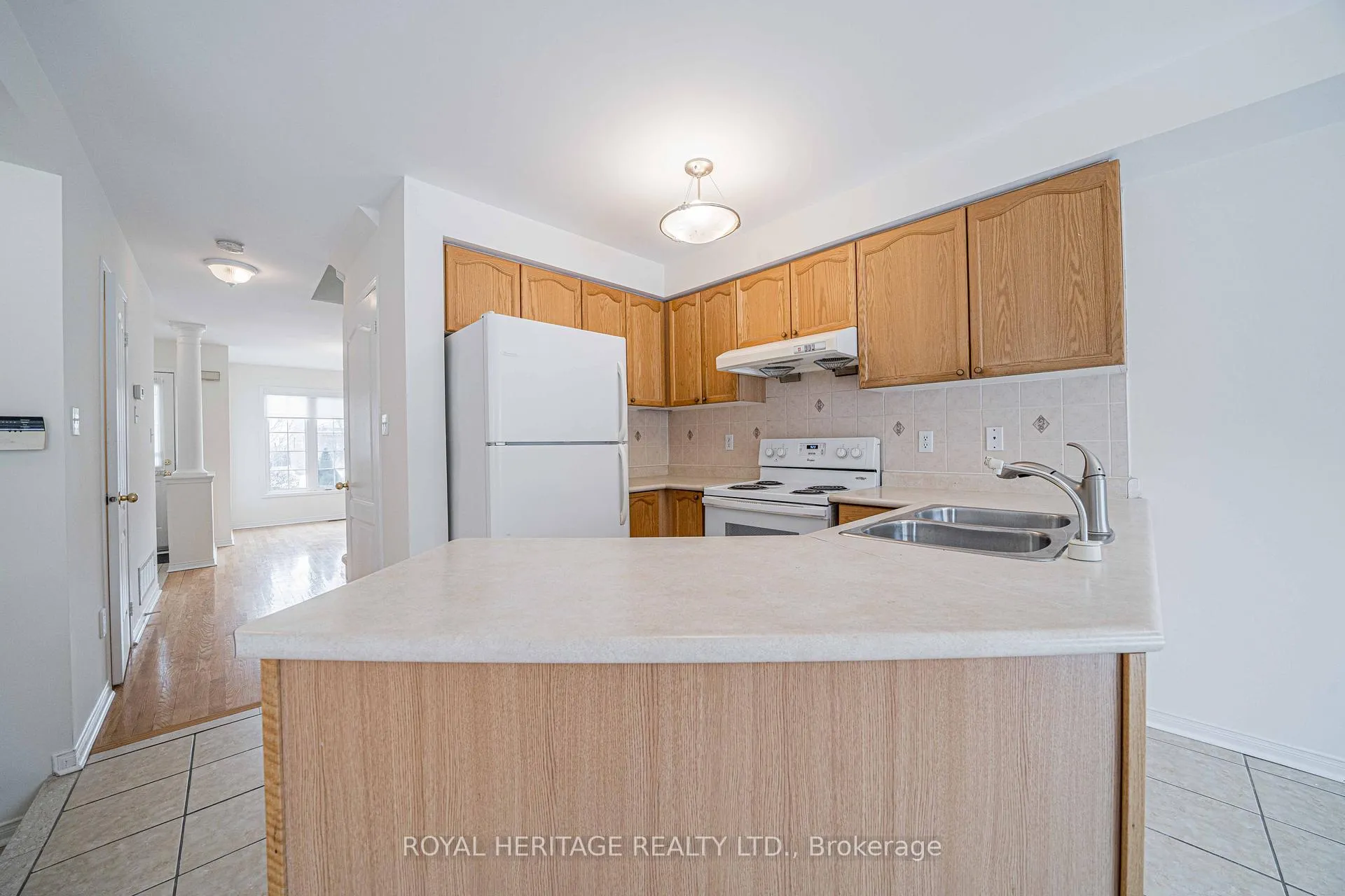 Photo 10 of 344 Castlemore Avenue, Markham, Berczy — HOMEH