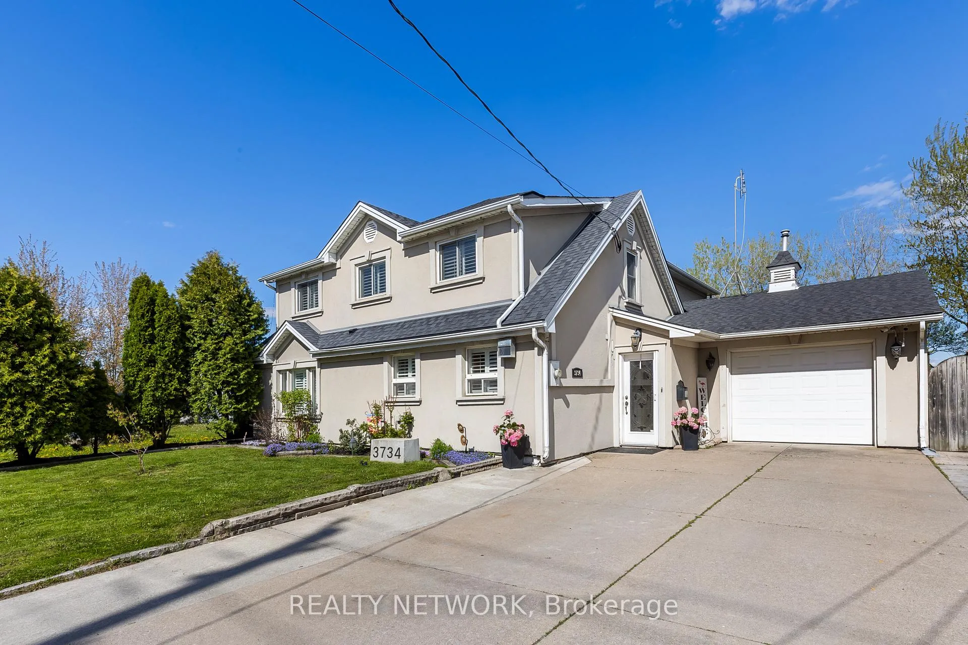Photo 2 of 3734 Sinnicks Avenue, Niagara Falls, Church's Lane — HOMEH