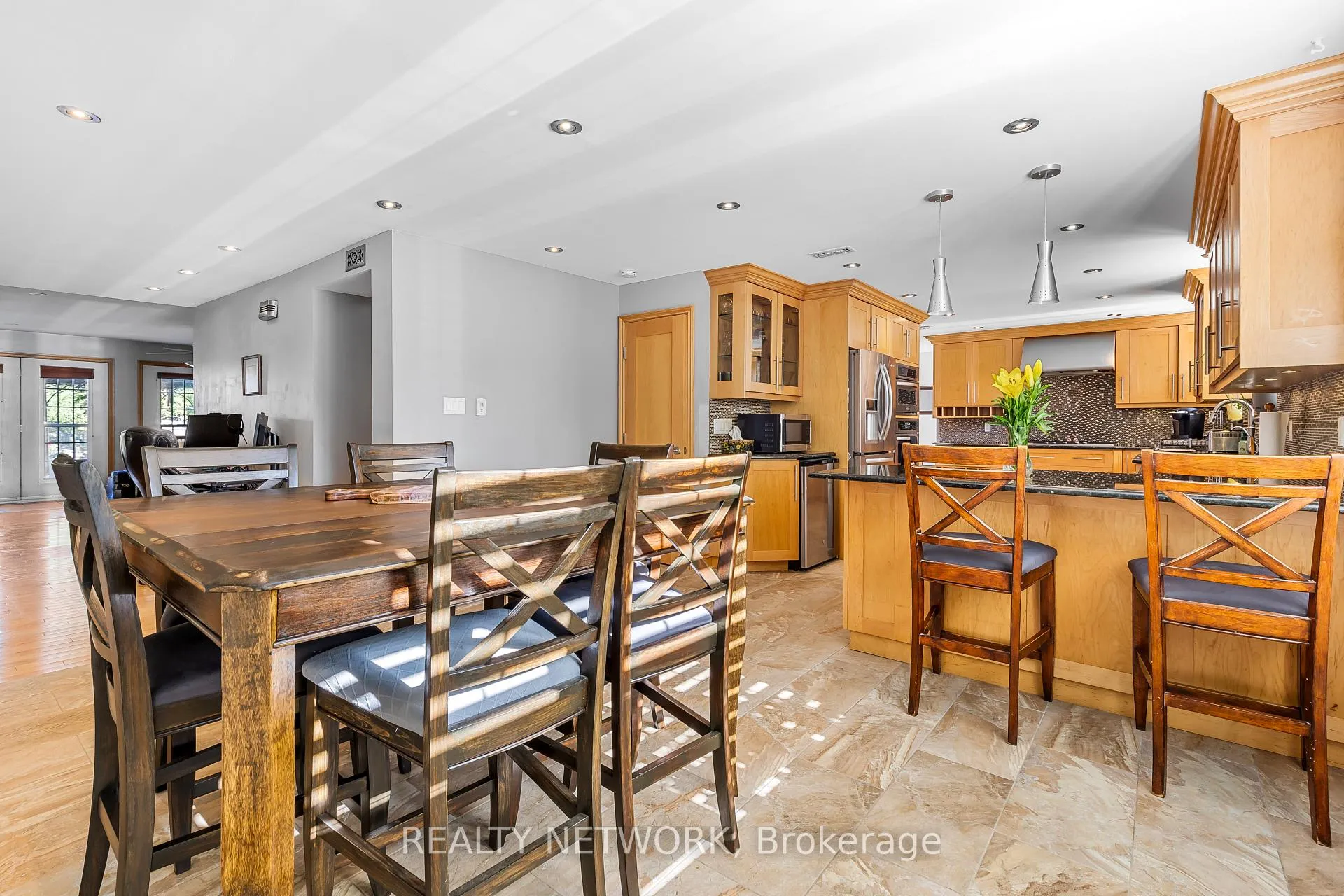Photo 10 of 3734 Sinnicks Avenue, Niagara Falls, Church's Lane — HOMEH