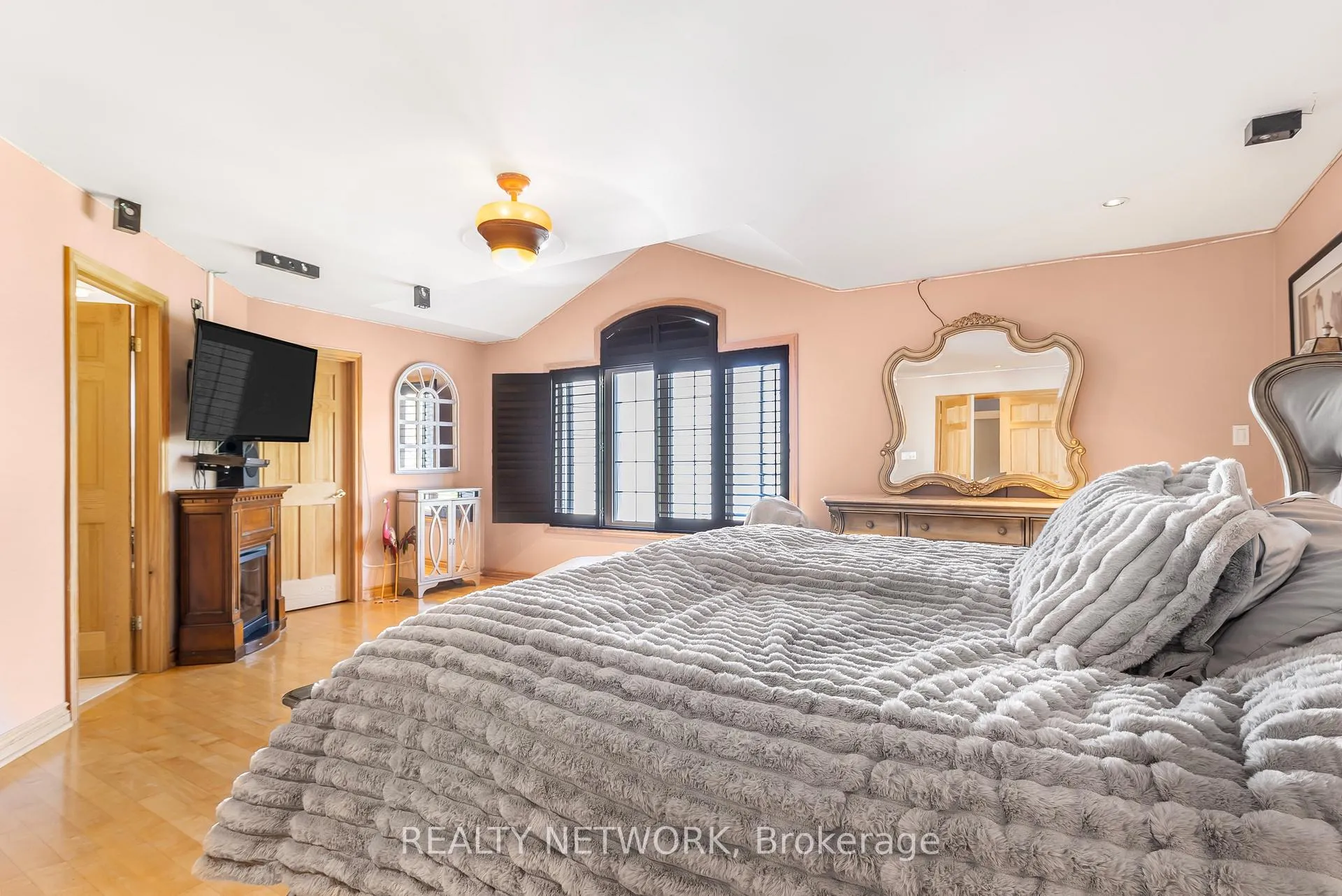 Photo 15 of 3734 Sinnicks Avenue, Niagara Falls, Church's Lane — HOMEH