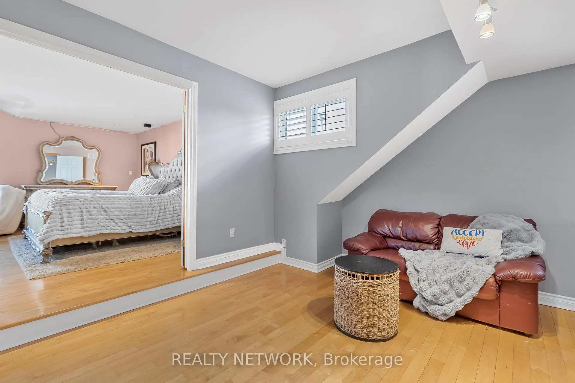 Photo 19 of 3734 Sinnicks Avenue, Niagara Falls, Church's Lane — HOMEH