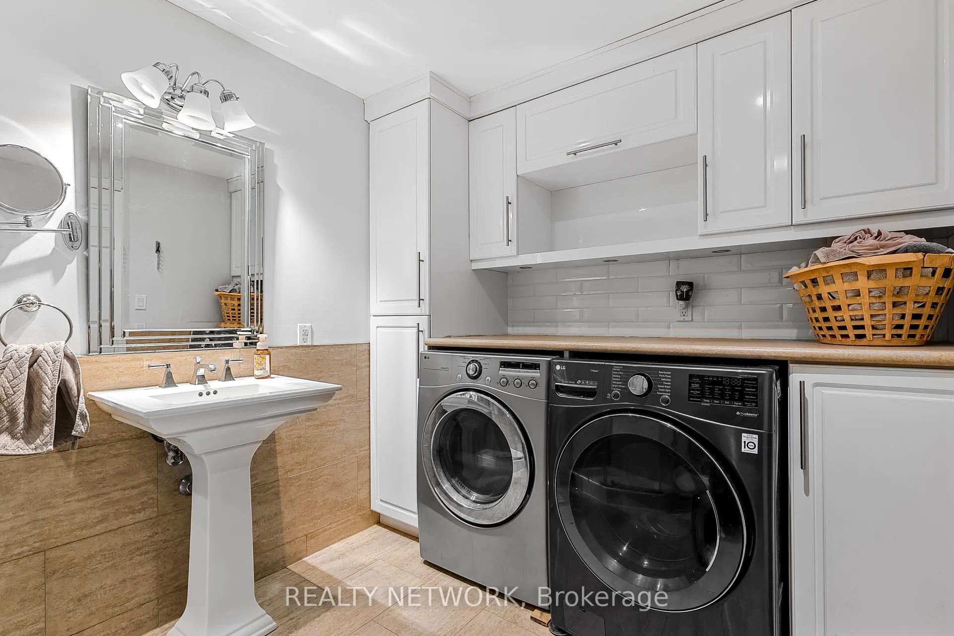 Photo 30 of 3734 Sinnicks Avenue, Niagara Falls, Church's Lane — HOMEH