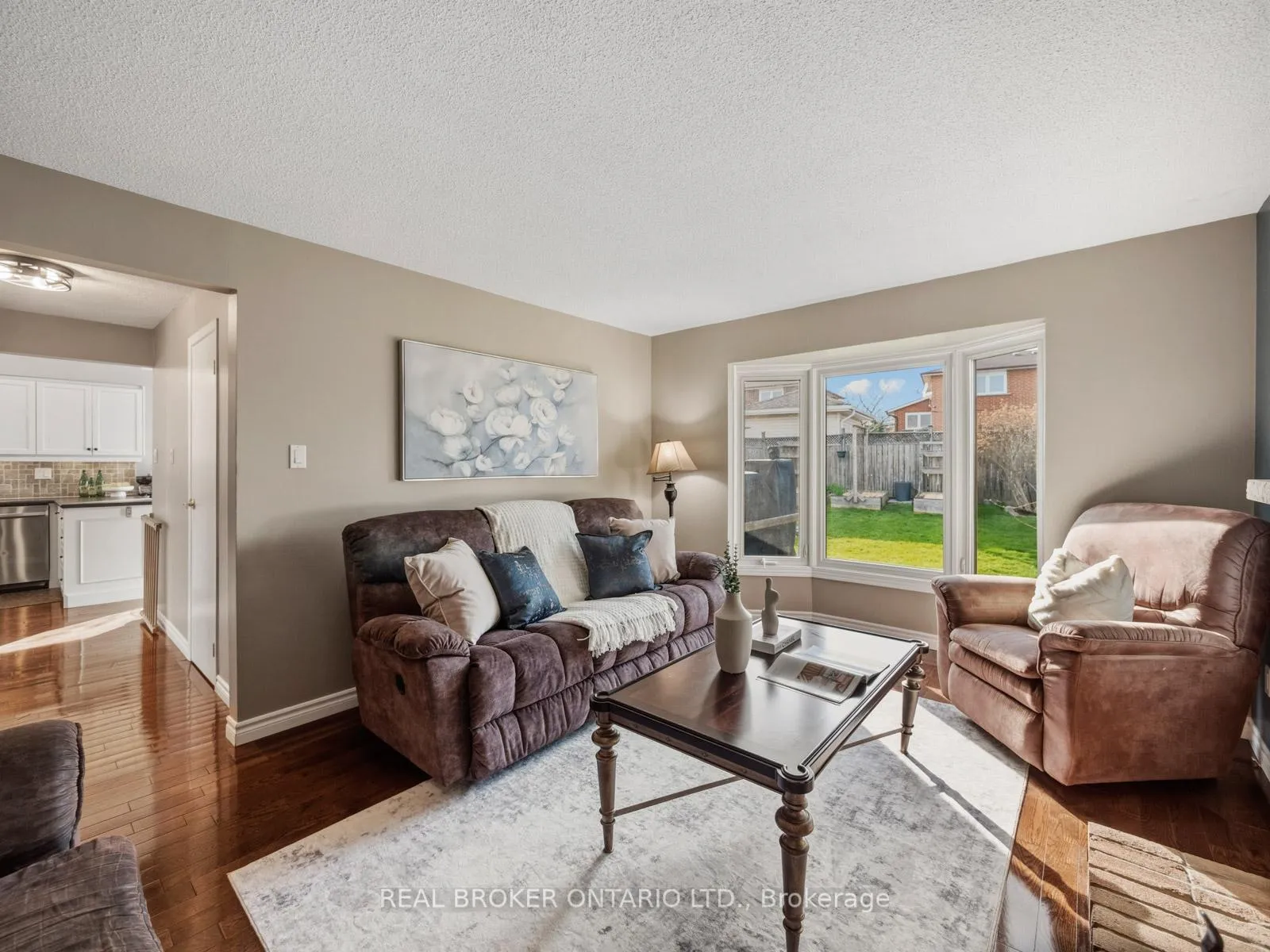 Photo 16 of 24 Mansion Street, Brampton, Central Park — HOMEH