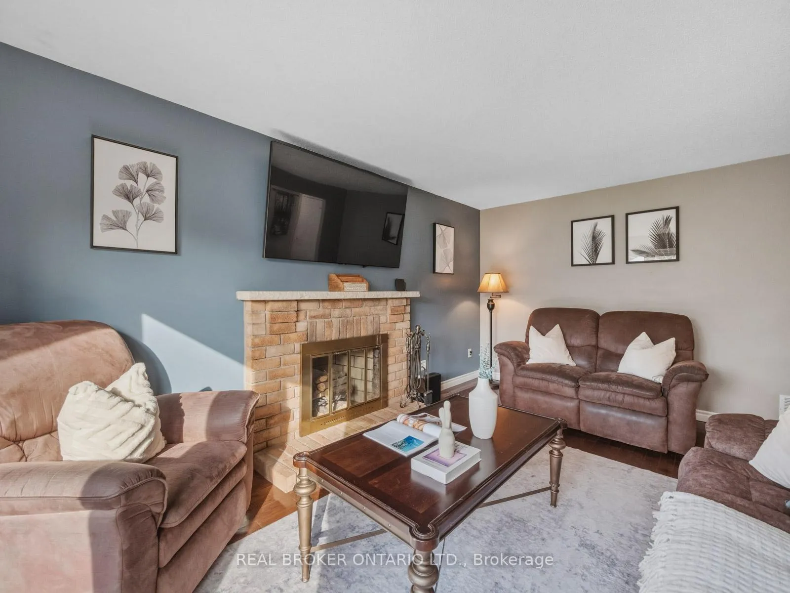Photo 17 of 24 Mansion Street, Brampton, Central Park — HOMEH