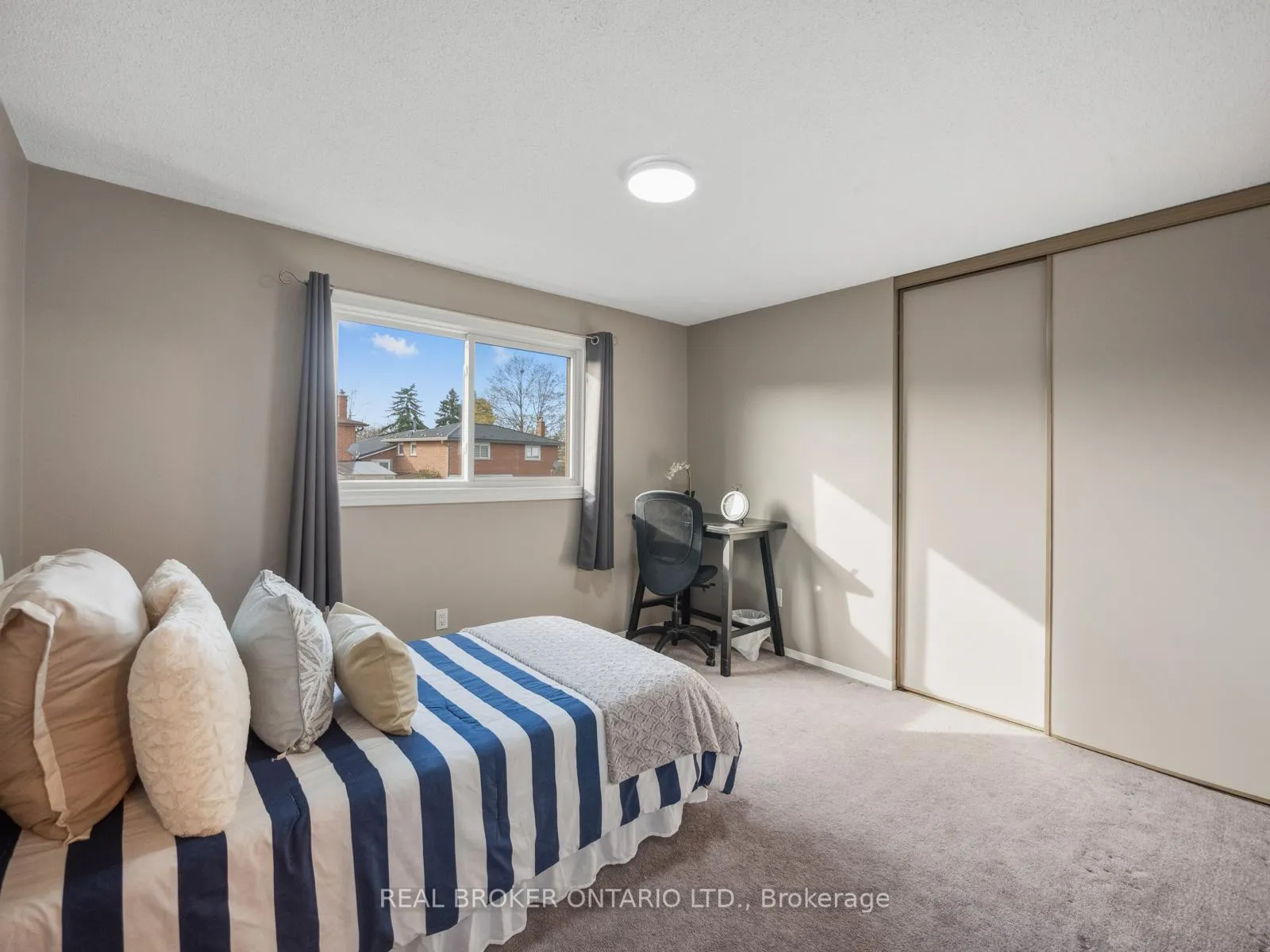 Photo 23 of 24 Mansion Street, Brampton, Central Park — HOMEH