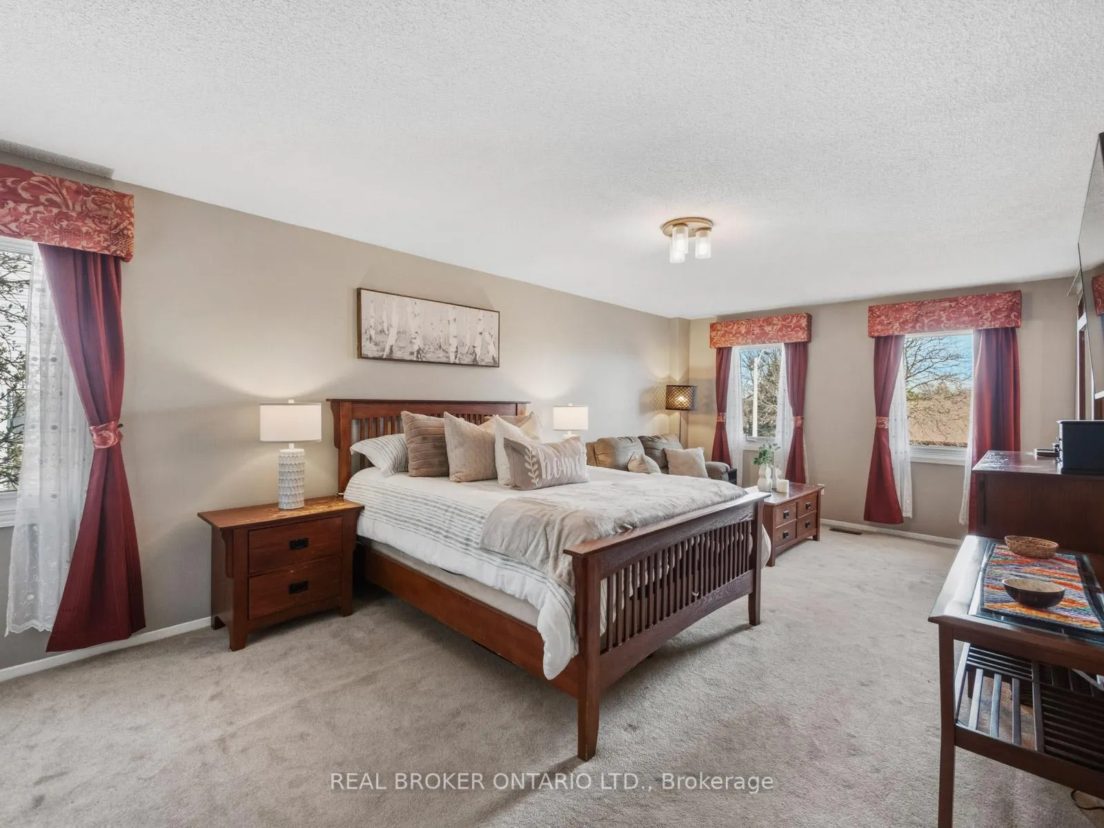 Photo 26 of 24 Mansion Street, Brampton, Central Park — HOMEH